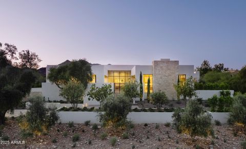 Photo of 4510 E Maderos Del Cuenta Drive, Paradise Valley, AZ 85253 (MLS # 6927057)