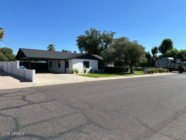 3948 E EARLL Drive A
