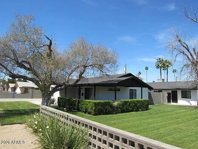 3948 E EARLL Drive A