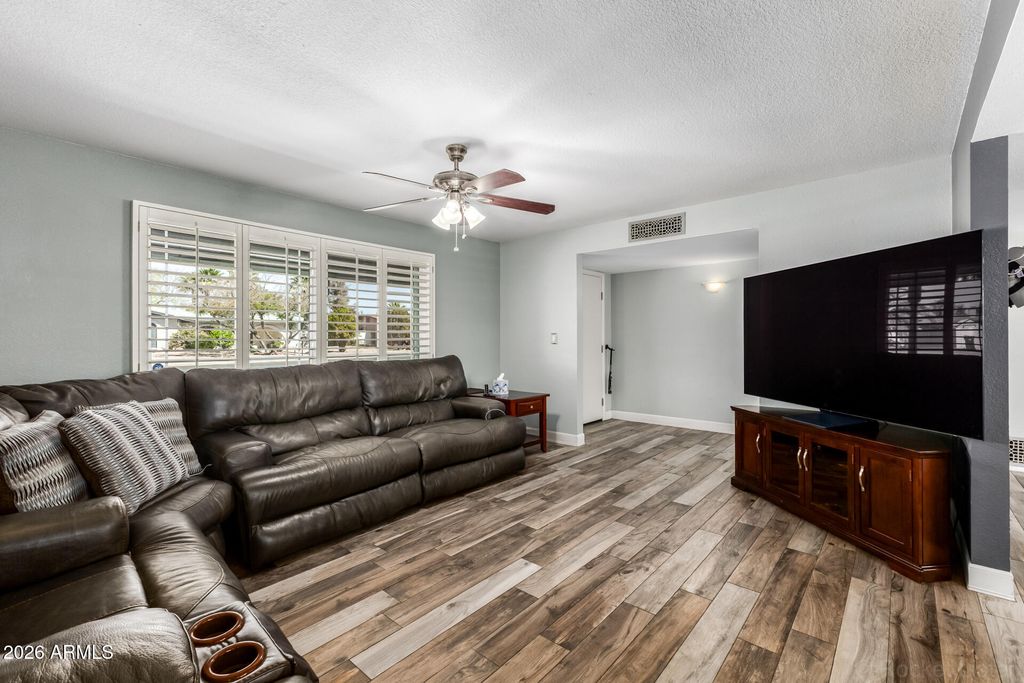 Photo of 1625 E Greenway Street, Mesa, AZ 85203 (MLS # 7000735)