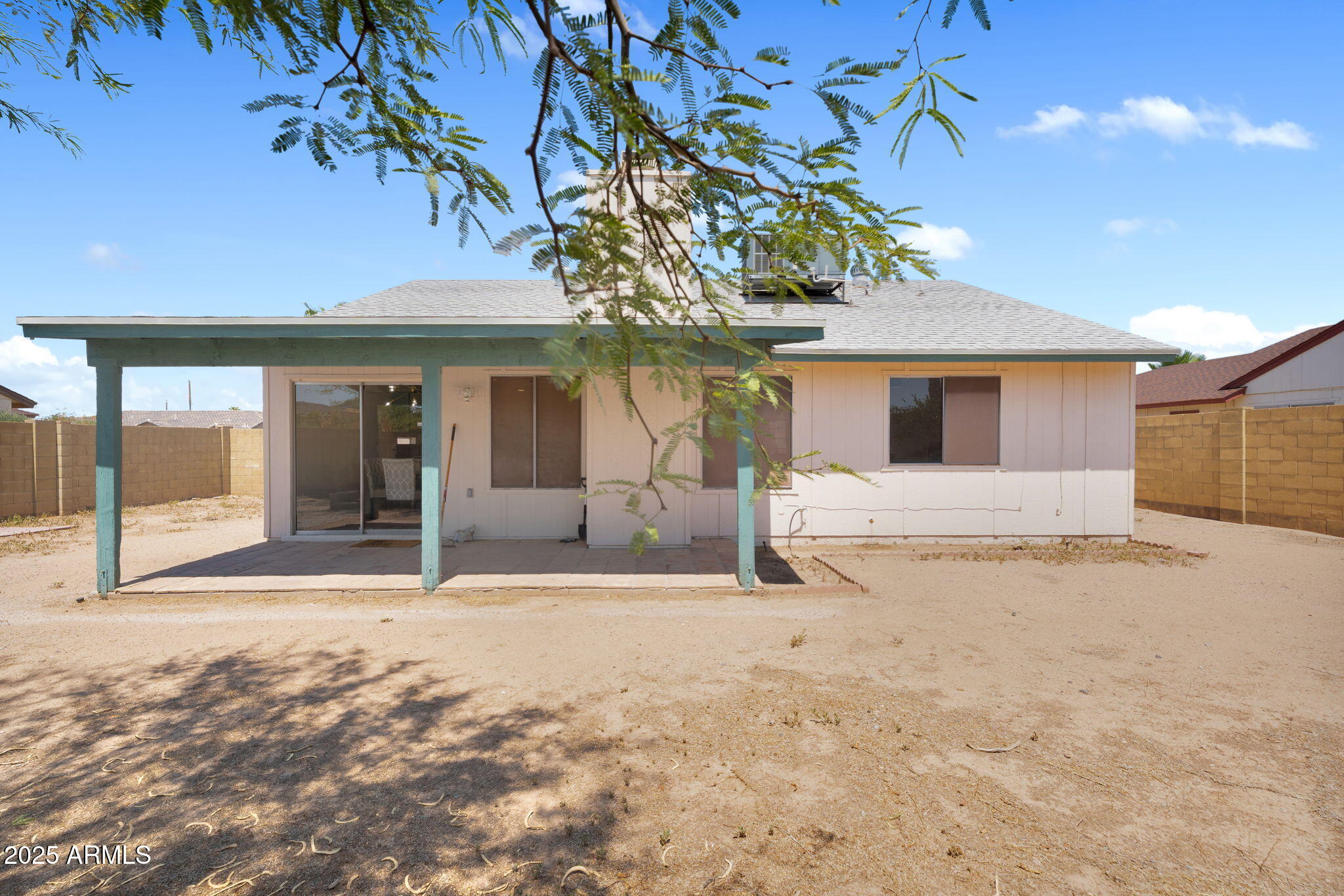 1639 E AIRE LIBRE Avenue