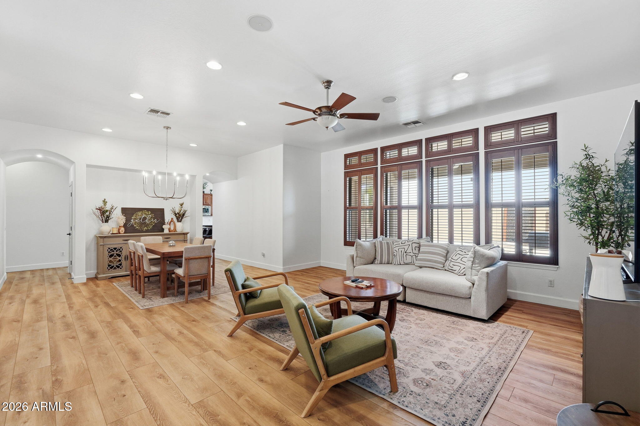 3158 E SIERRA MADRE Avenue