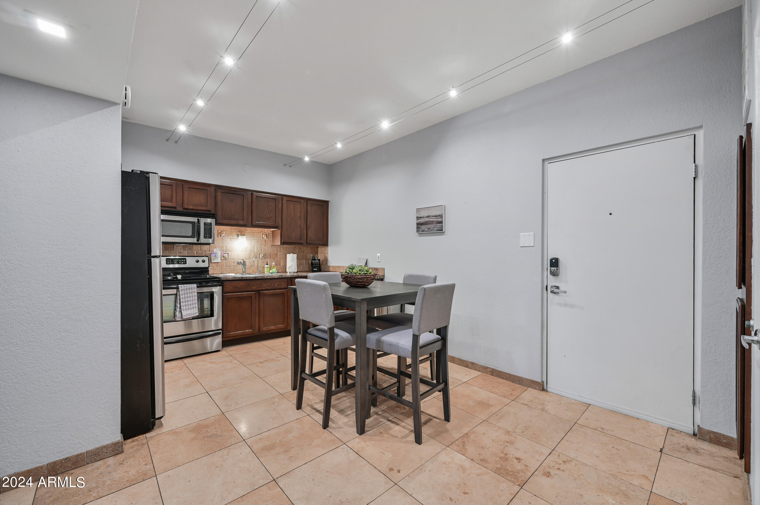 357 E THOMAS Road A208