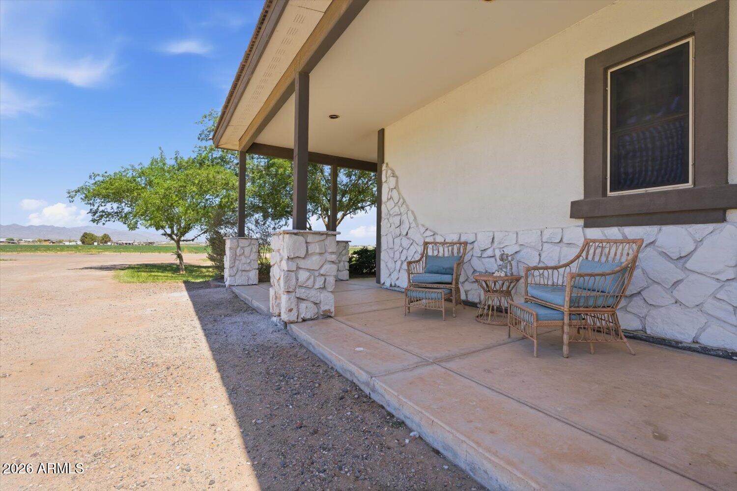 21851 W SOUTH MOUNTAIN Avenue