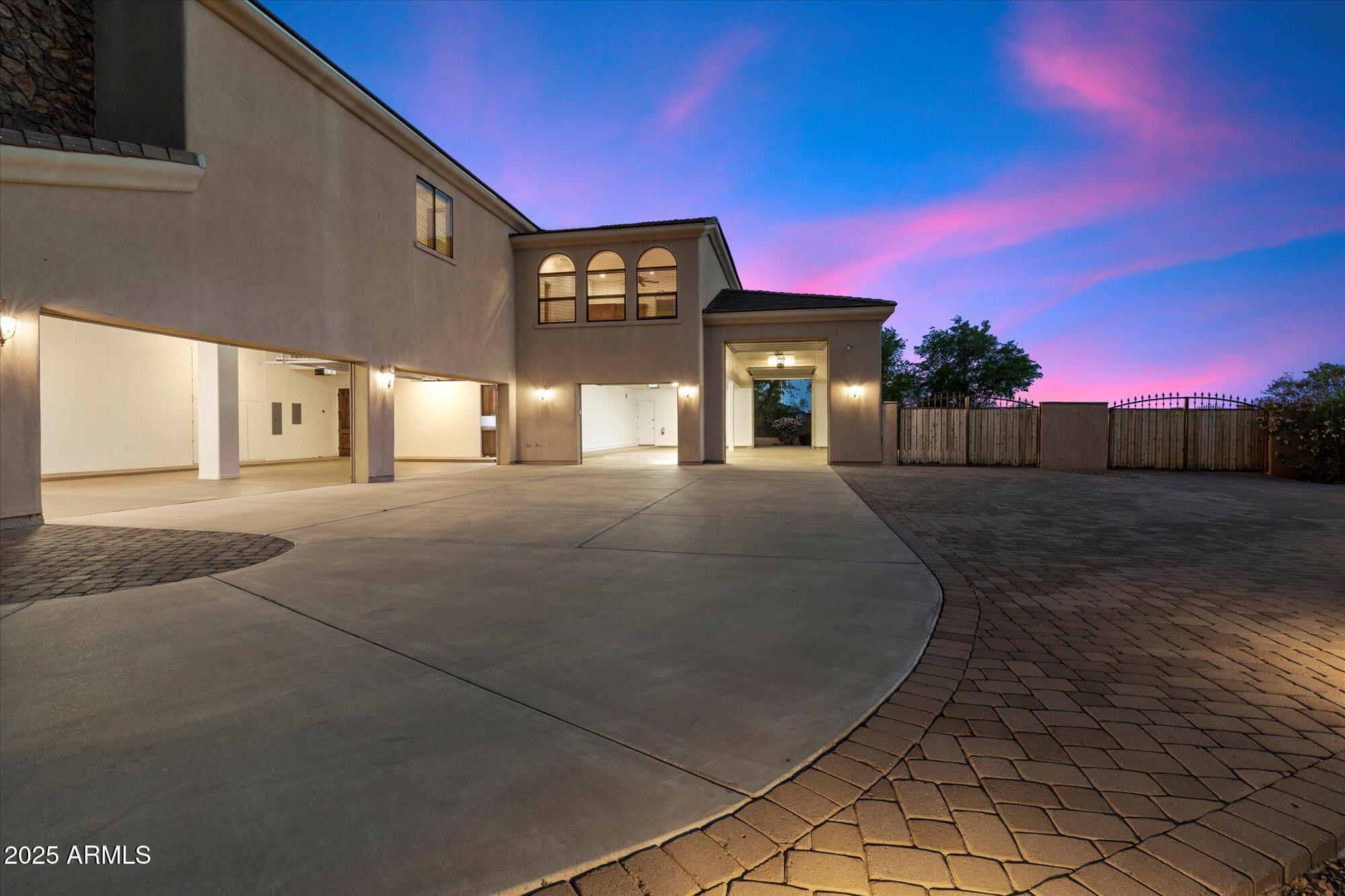 3523 E PRESIDIO Circle