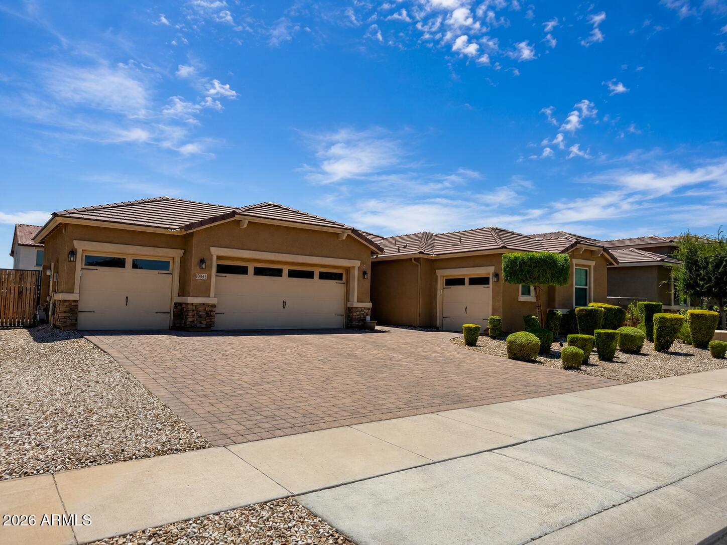 19045 W MERCER Lane