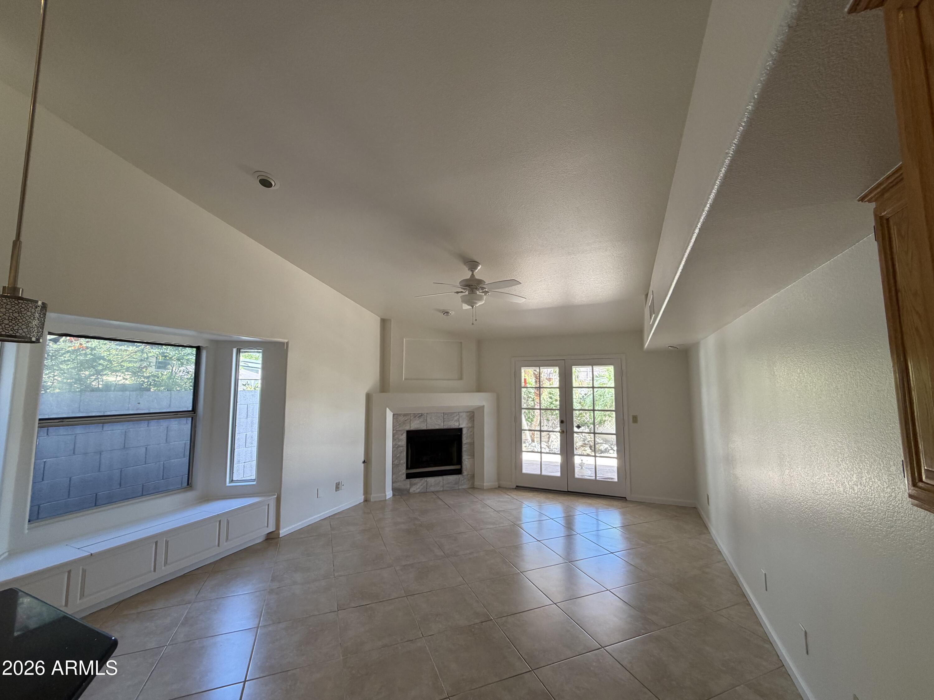 538 W MARCONI Avenue