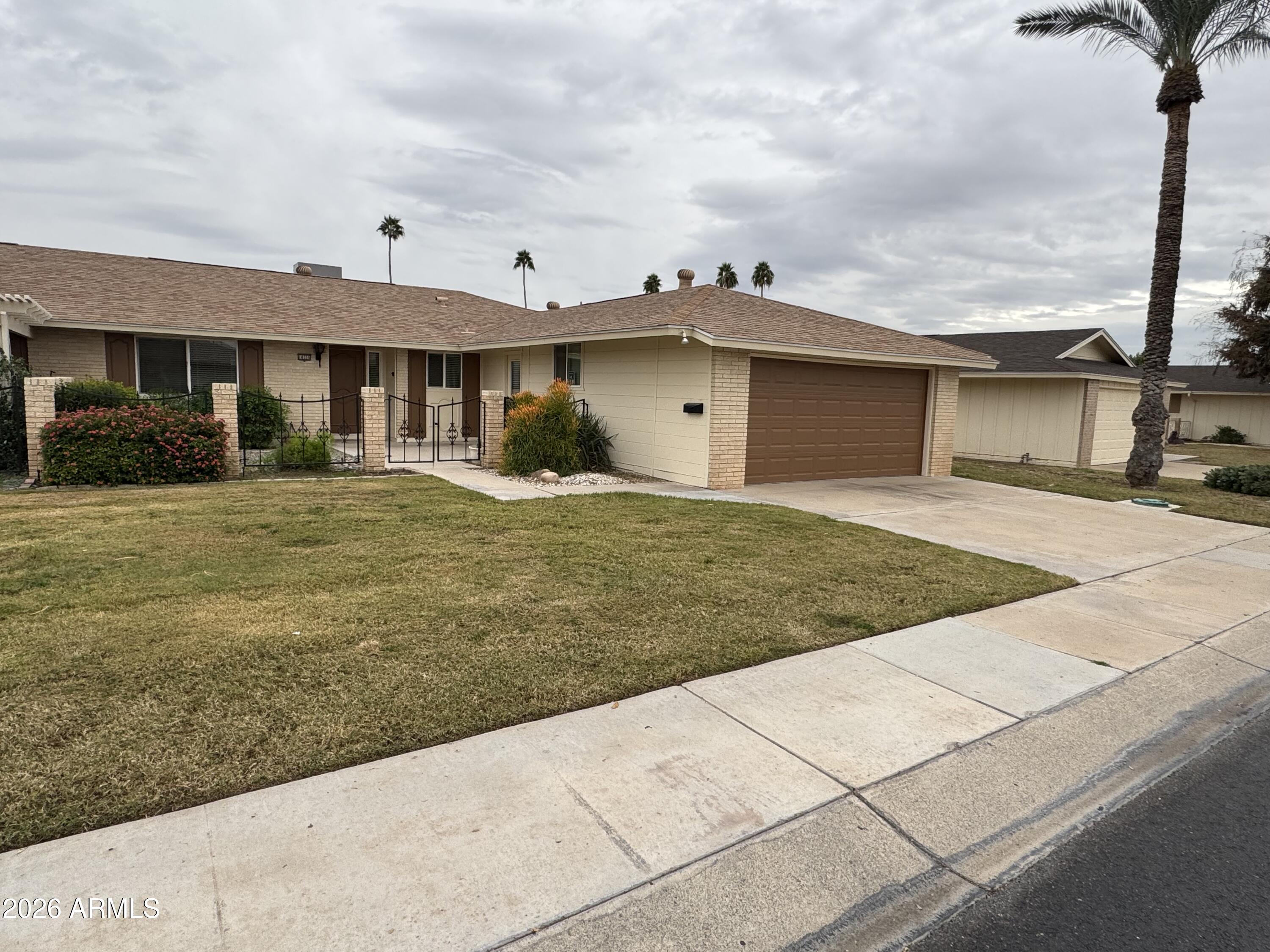 10355 W PRAIRIE HILLS Circle