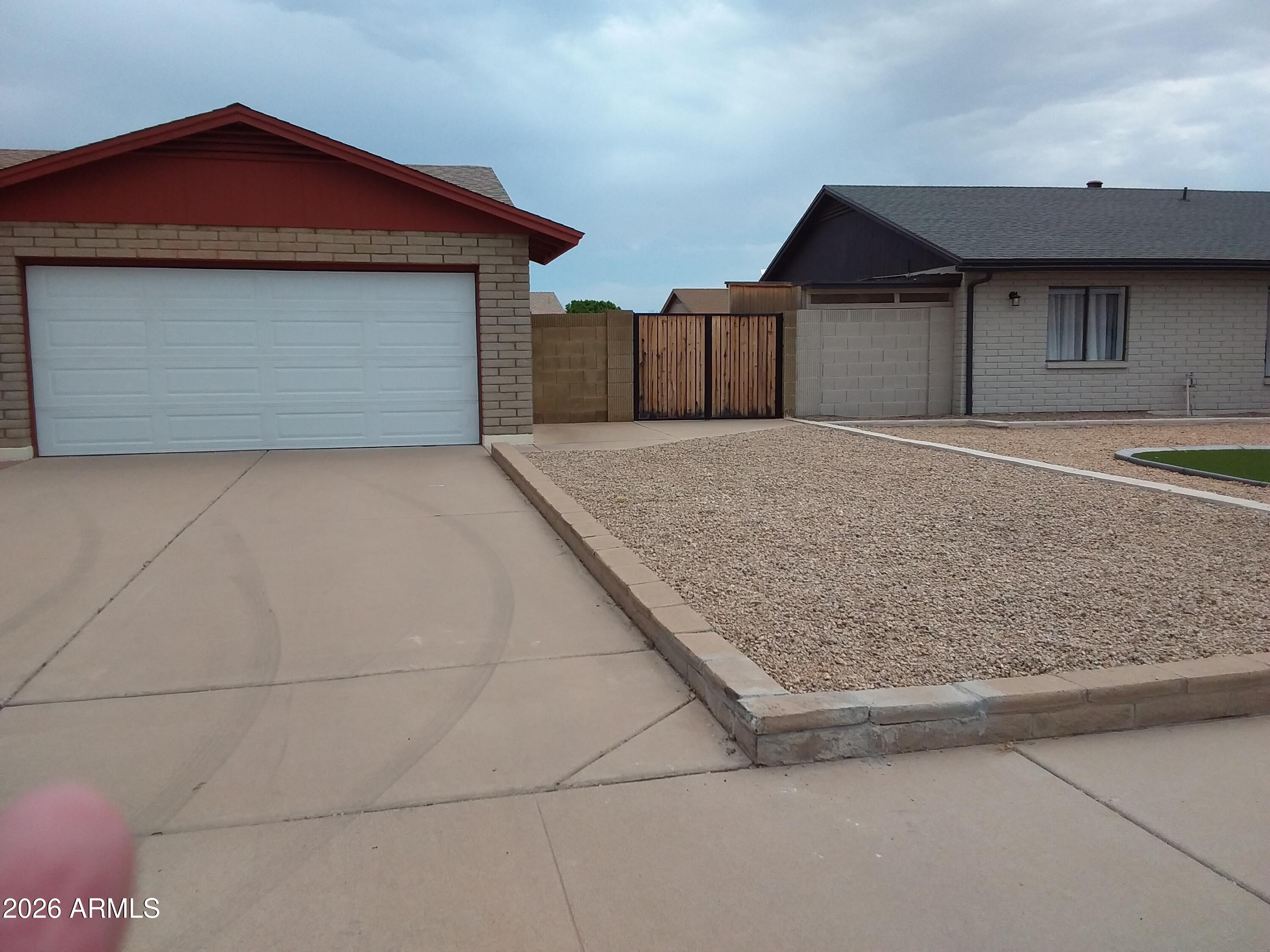 7413 W CORRINE Drive