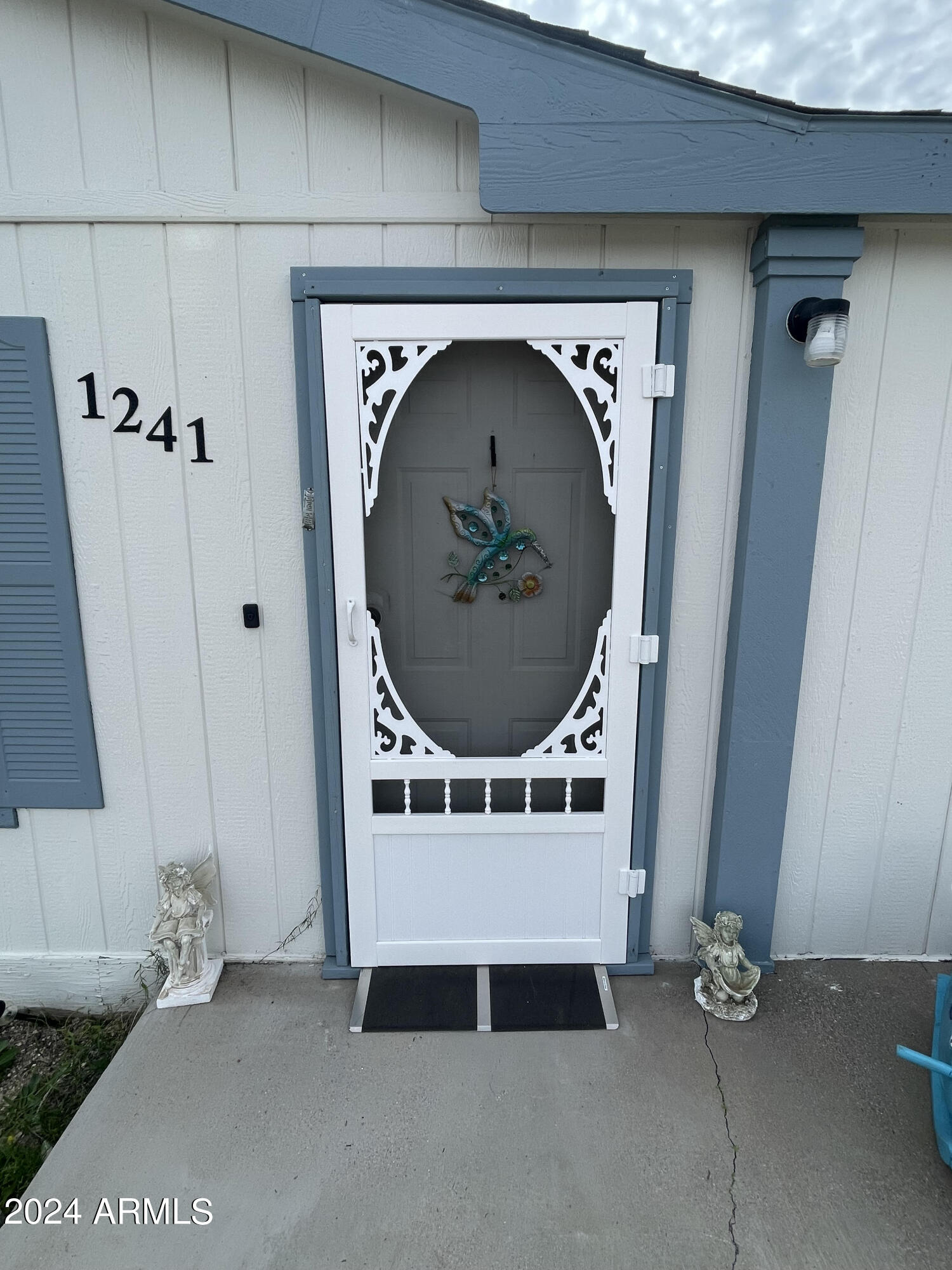 1241 W NELSON Road