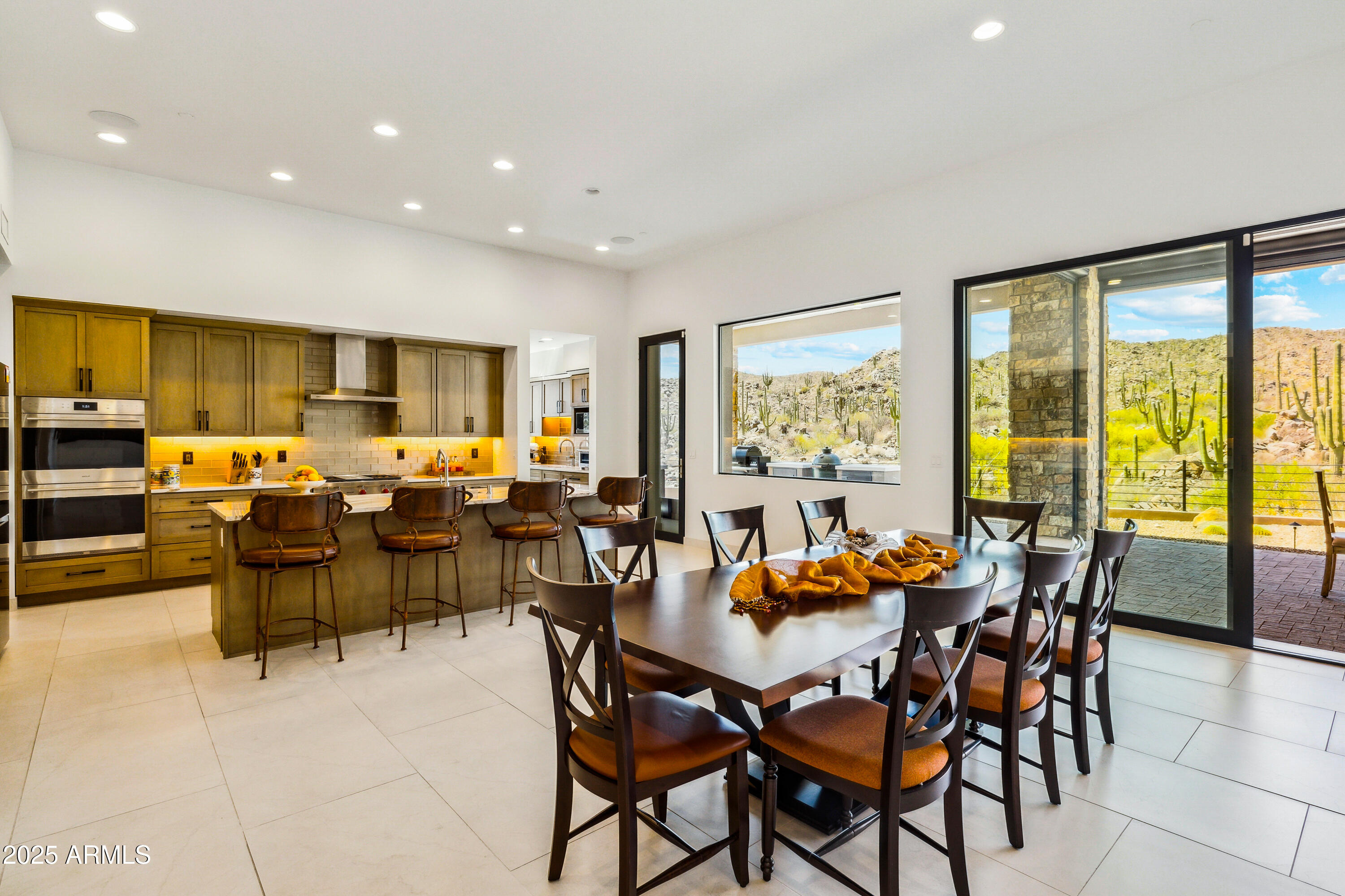 1305 W TORTOLITA MOUNTAIN Circle