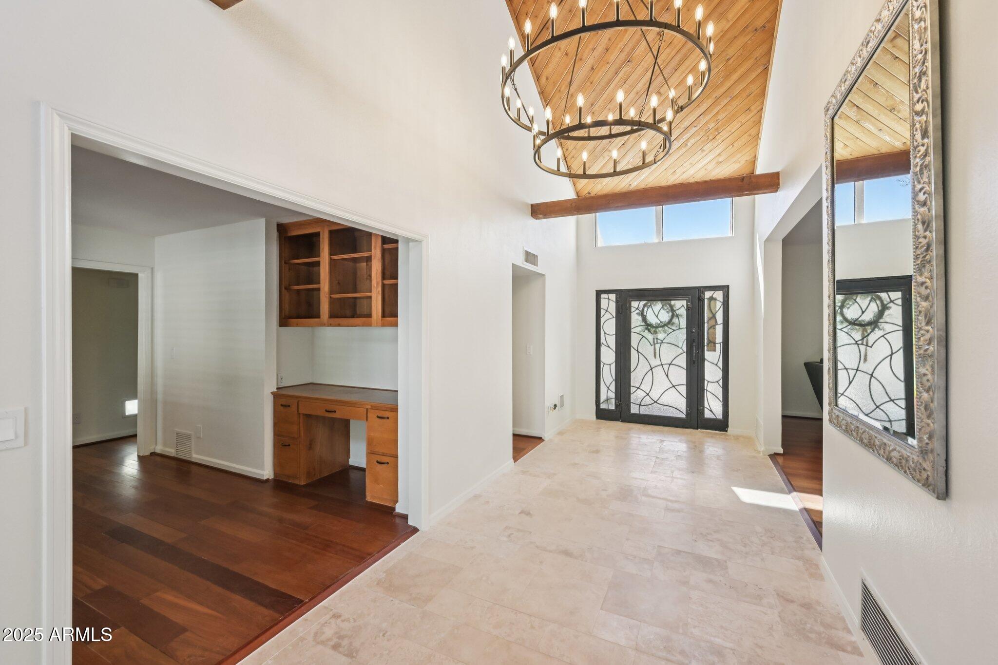 540 E CERCADO Lane