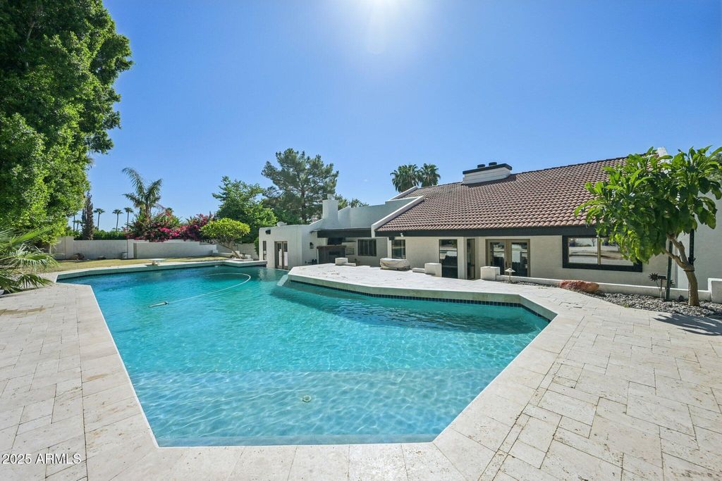 Photo of 540 E Cercado Lane, Litchfield Park, AZ 85340 (MLS # 6930898)