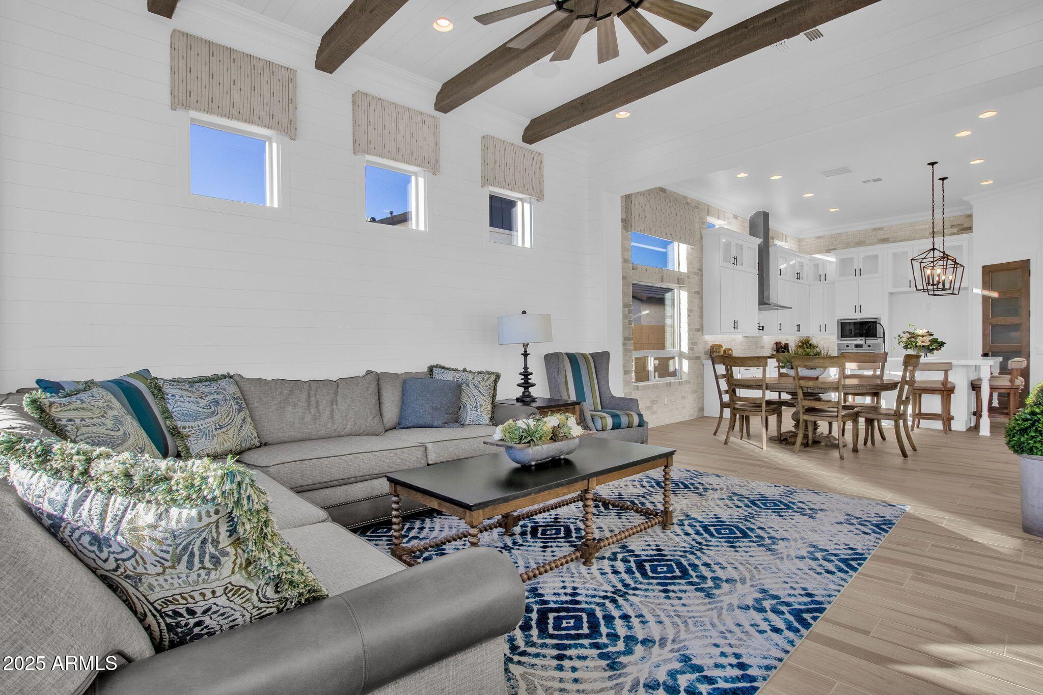 2540 E PRESIDIO Street