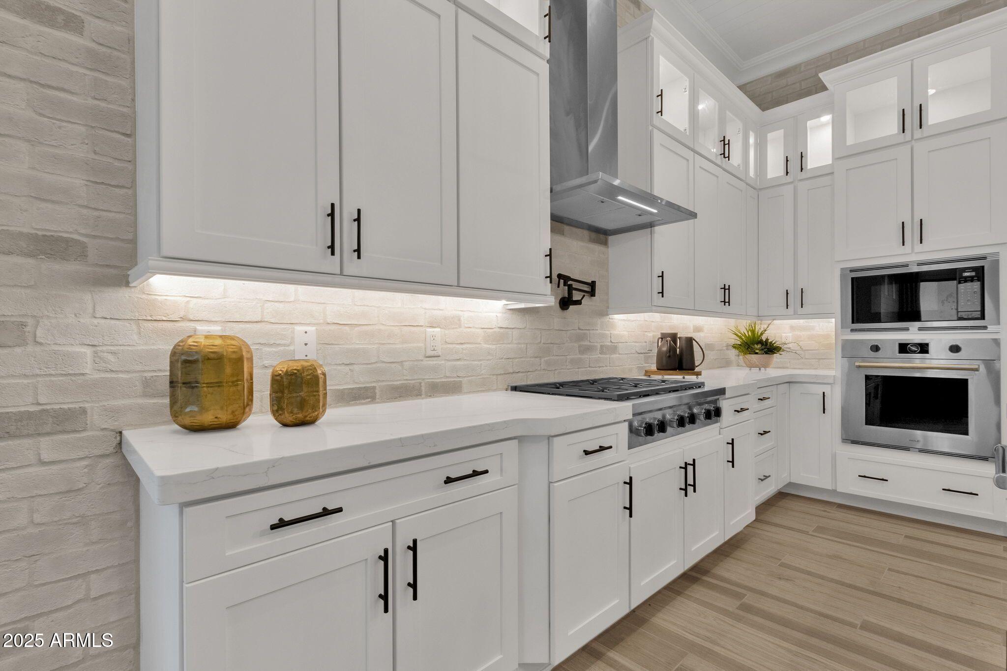 2540 E PRESIDIO Street