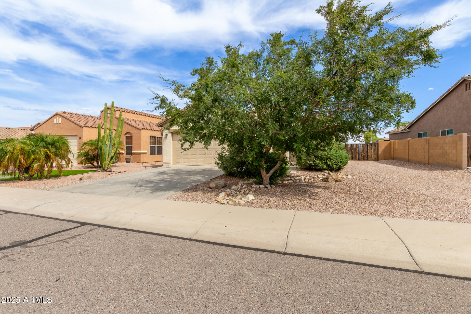 33105 N ROADRUNNER Lane