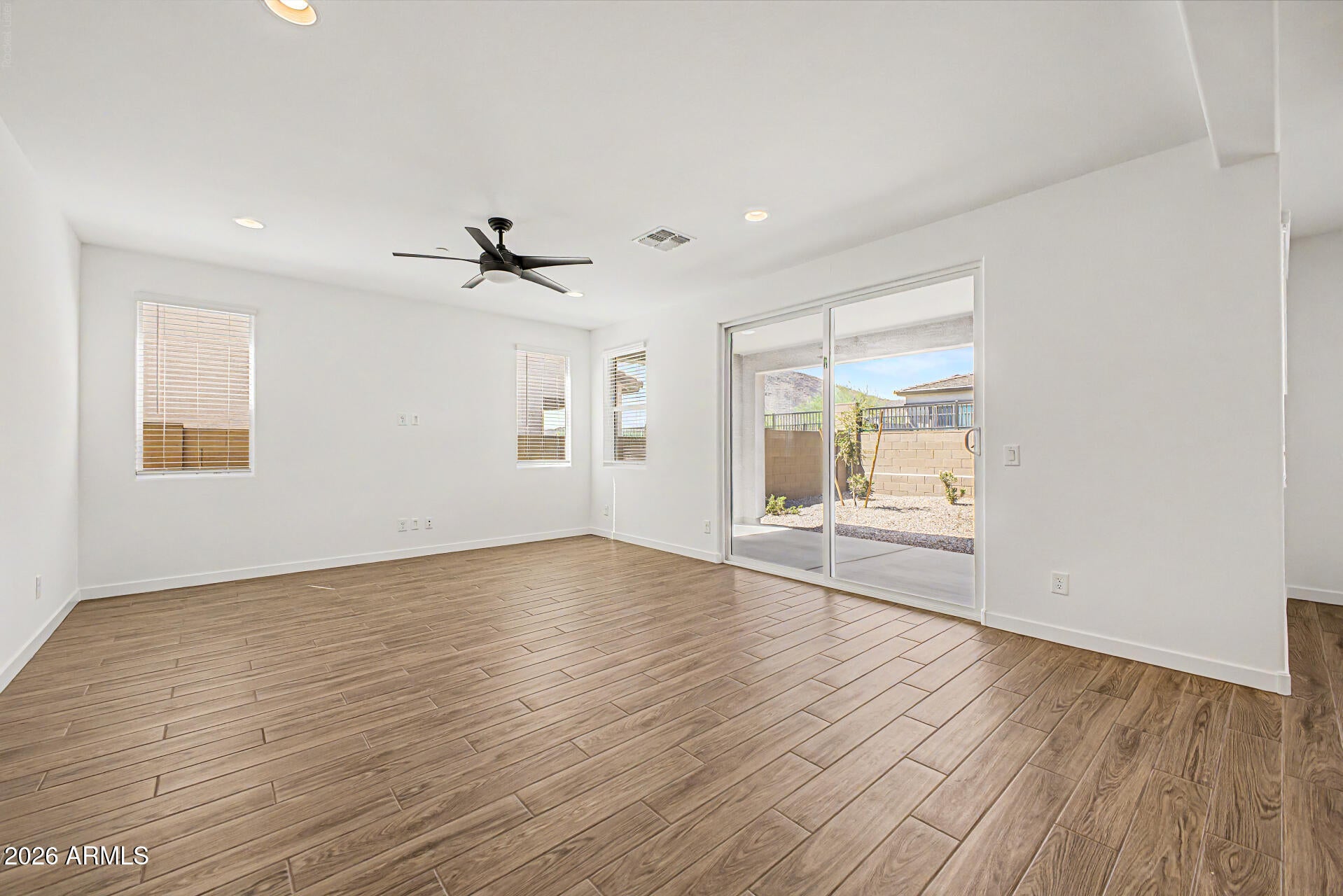 12074 W Calle De Pompas --