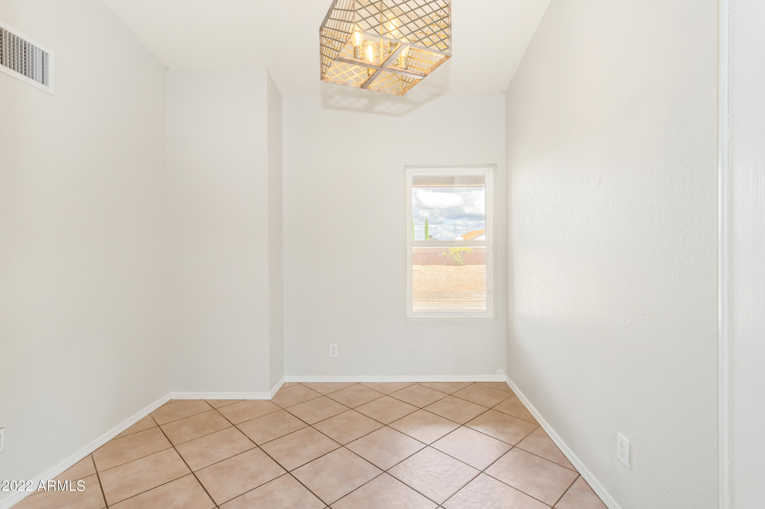 TRACT UNIT 115 AMD - Residential