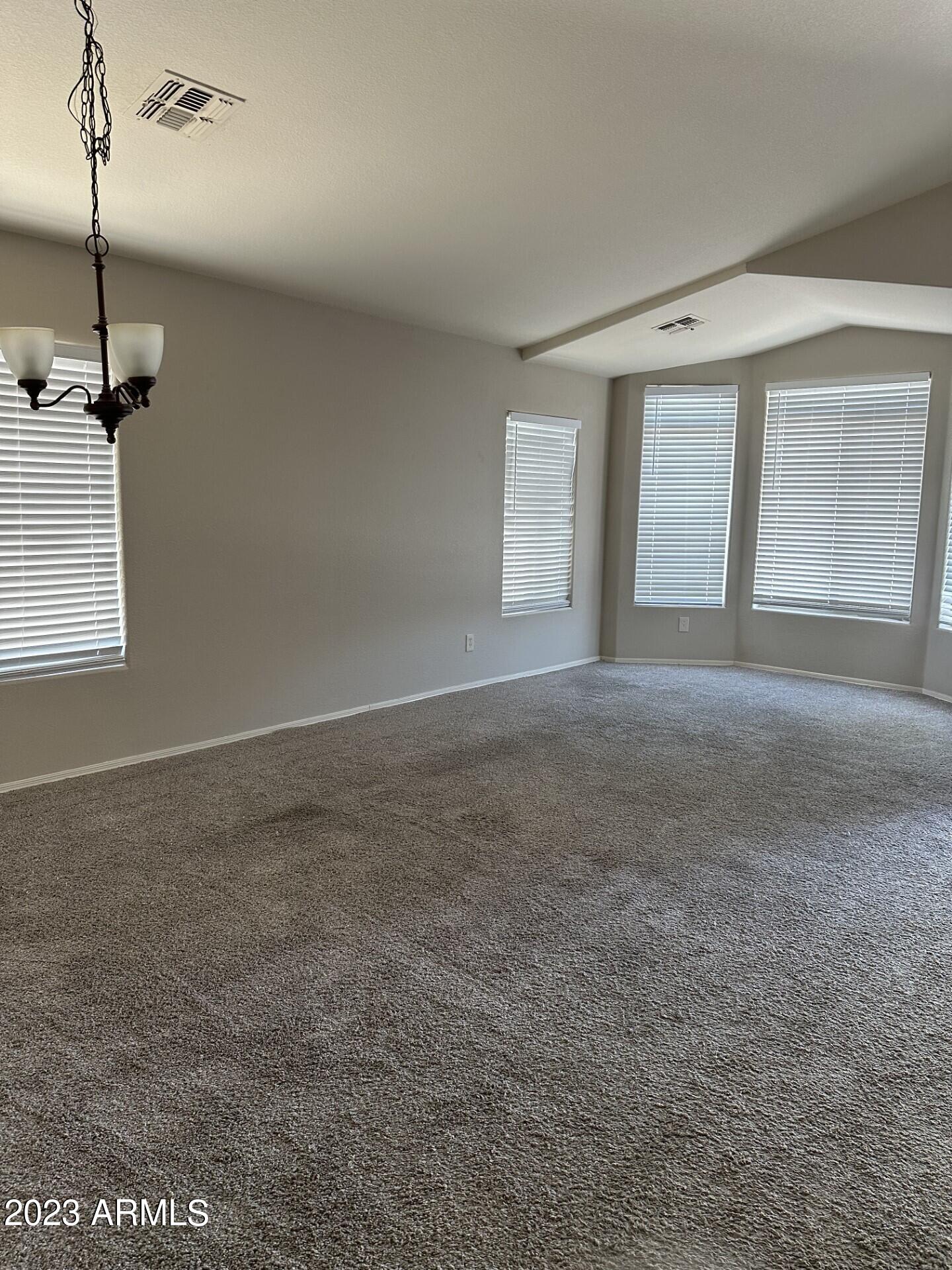 3919 E LONGHORN Drive