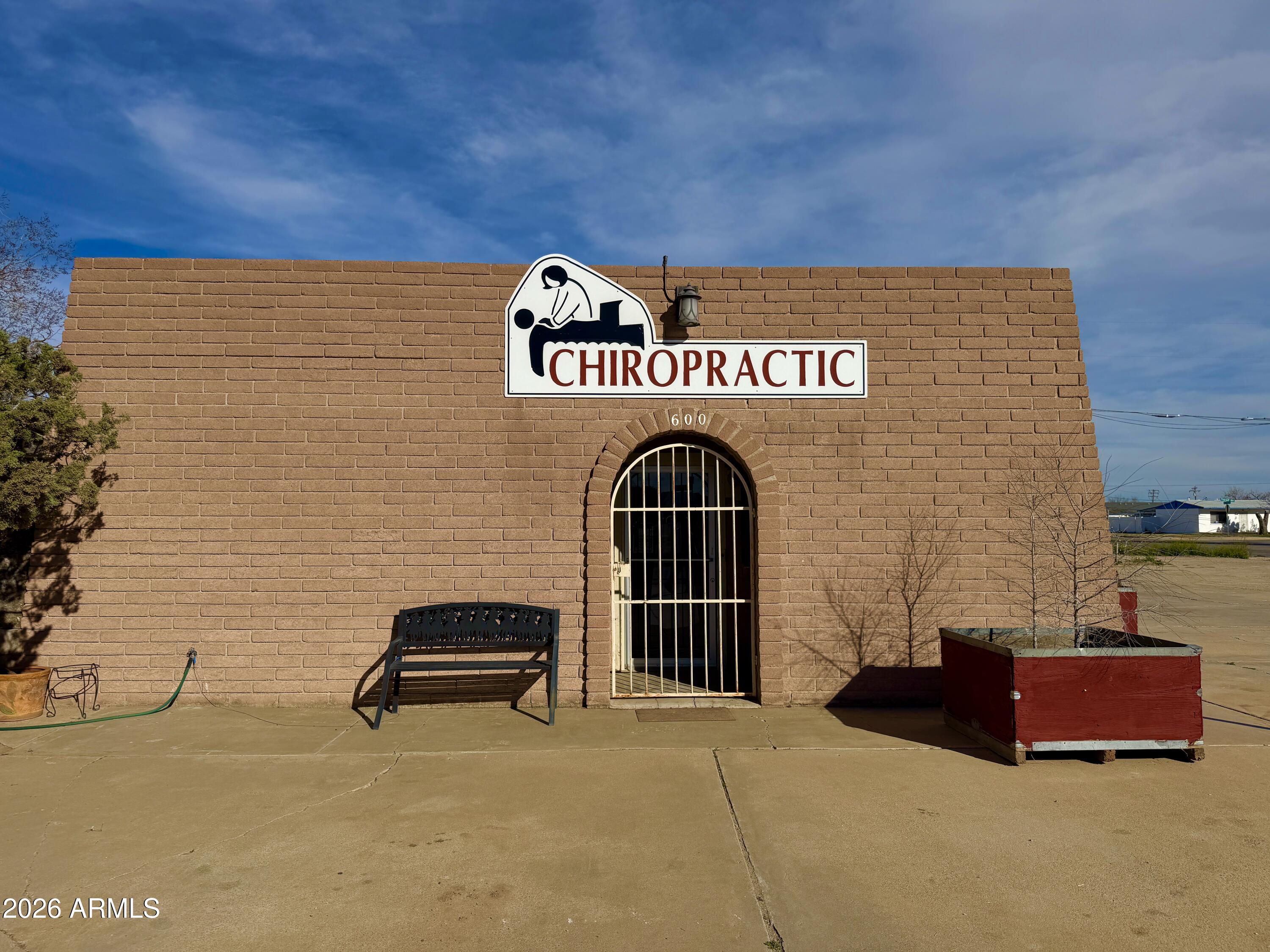 600 W Rex Allen Drive