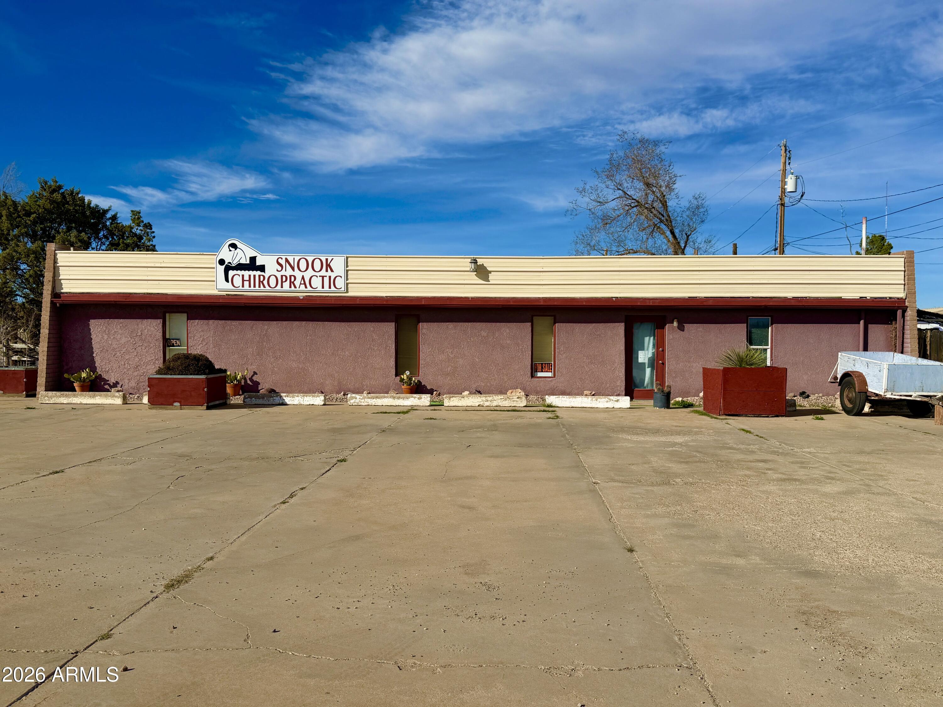 600 W Rex Allen Drive