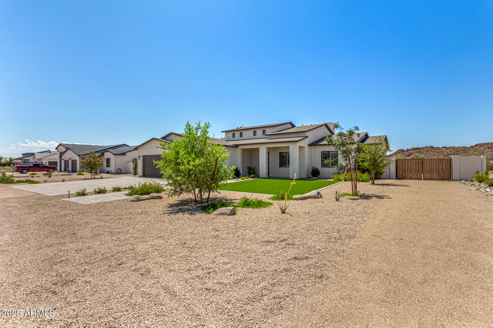 1297 W LUCKY Lane