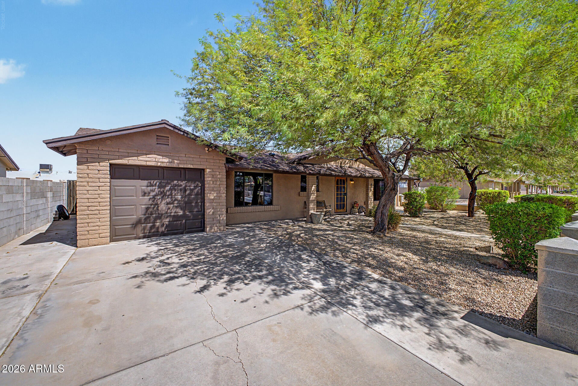7200 W NORTH Lane
