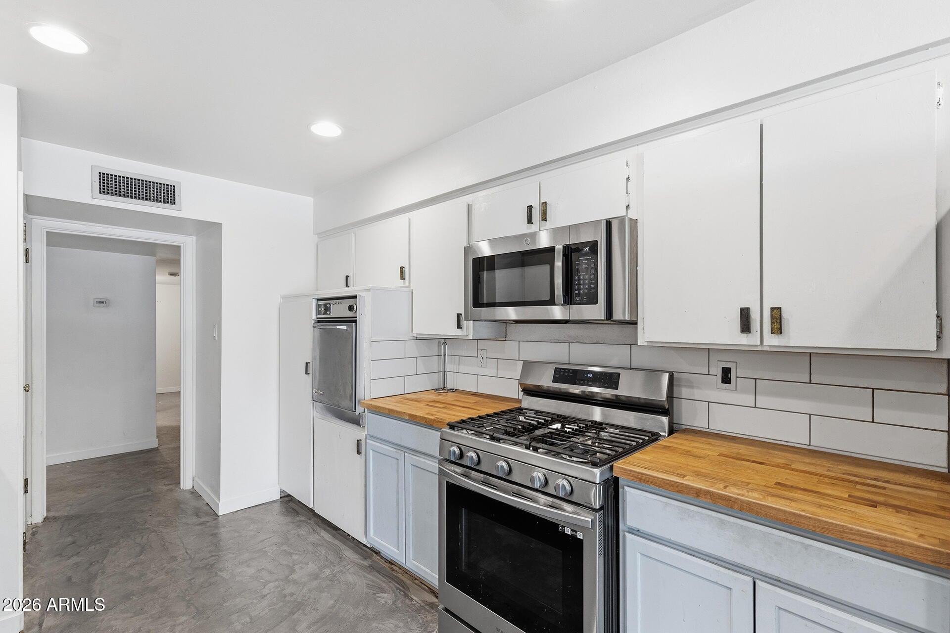 6319 N 13TH Place