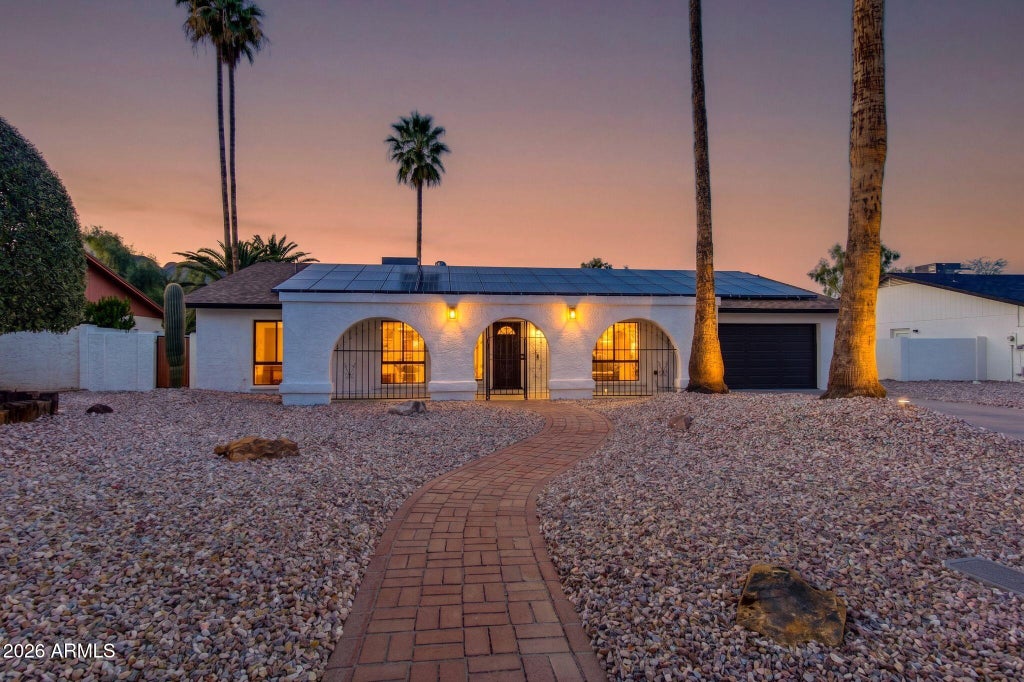 Photo of 2324 E Cortez Street, Phoenix, AZ 85028 (MLS # 7072833)