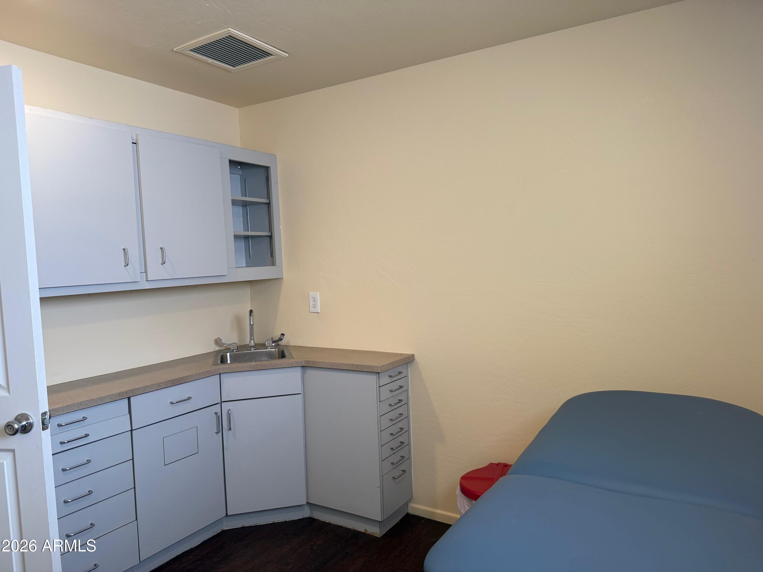 BETHANY VILLA 2 - Commercial Lease