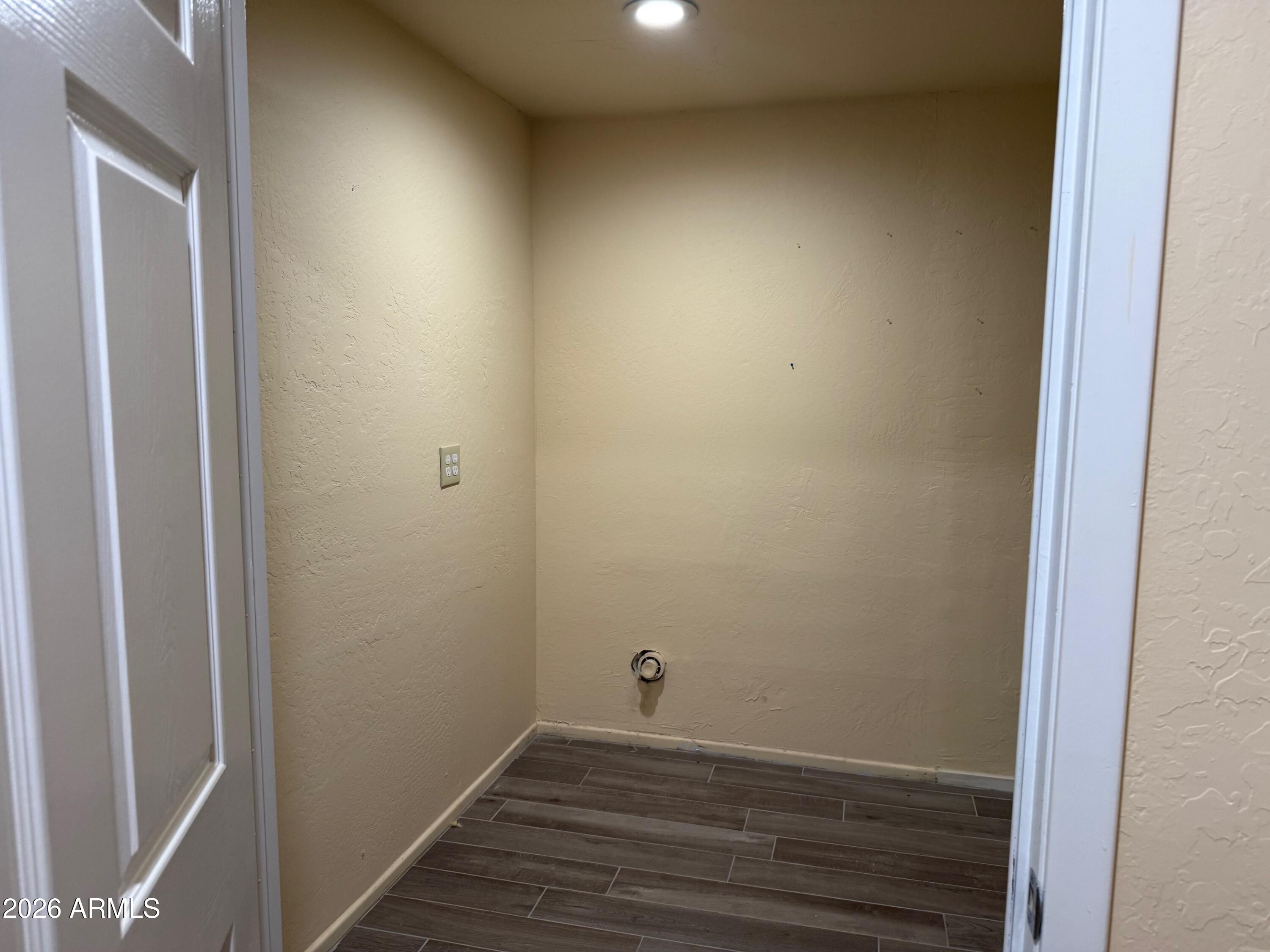 BETHANY VILLA 2 - Commercial Lease