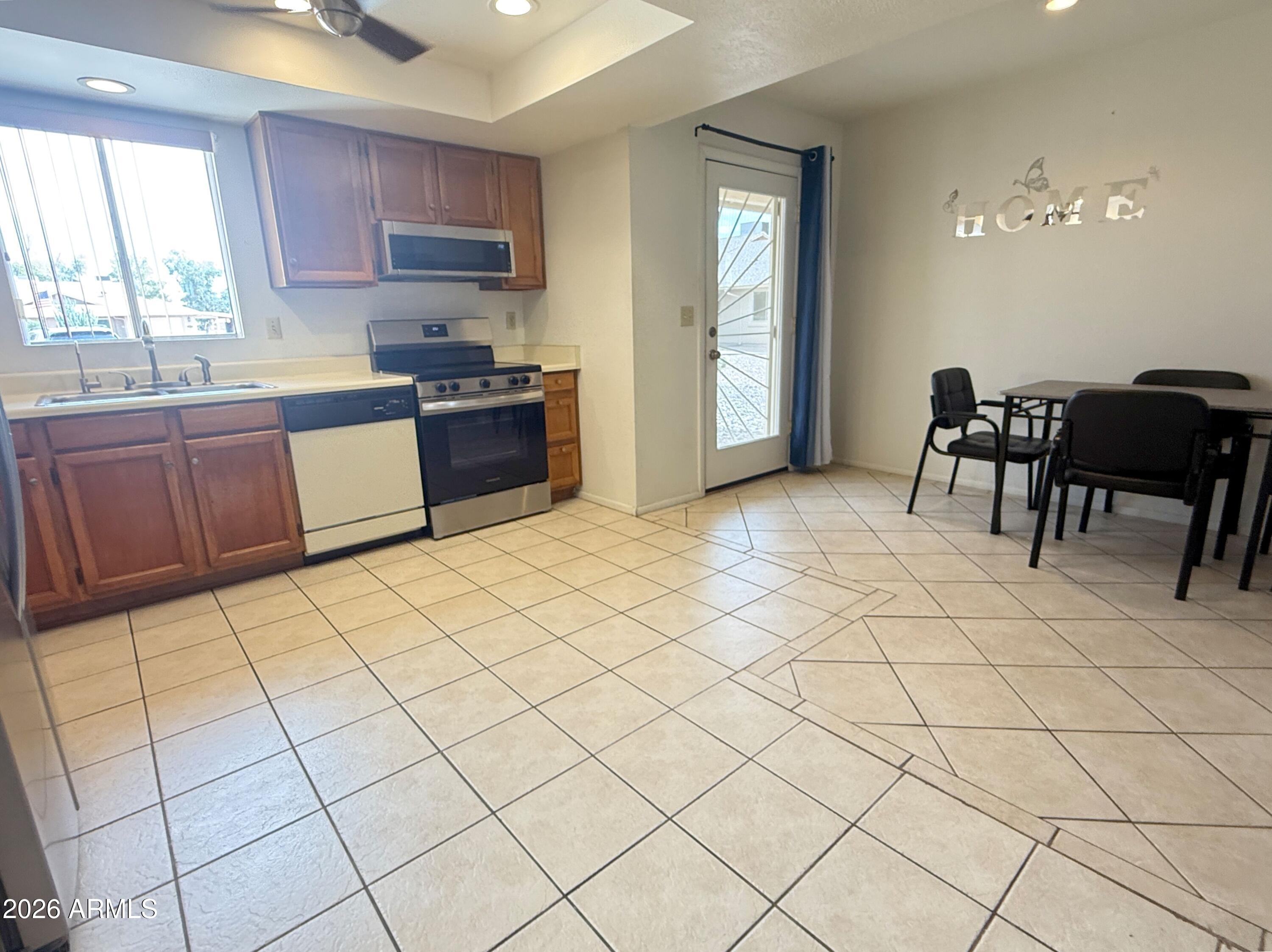 1612 Leisure World --