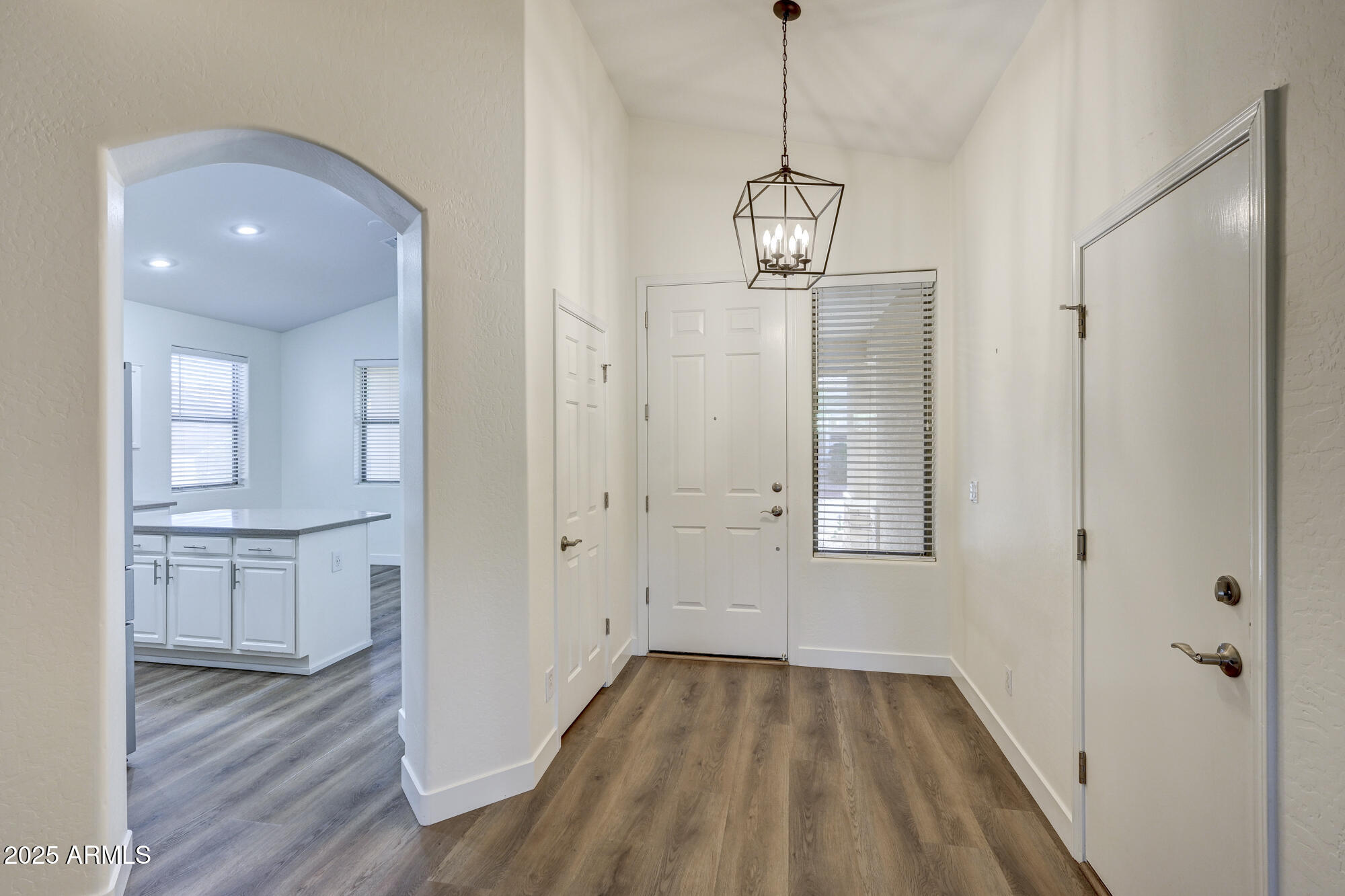 6646 E ROCHELLE Circle