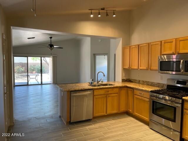 3409 E Menadota Drive