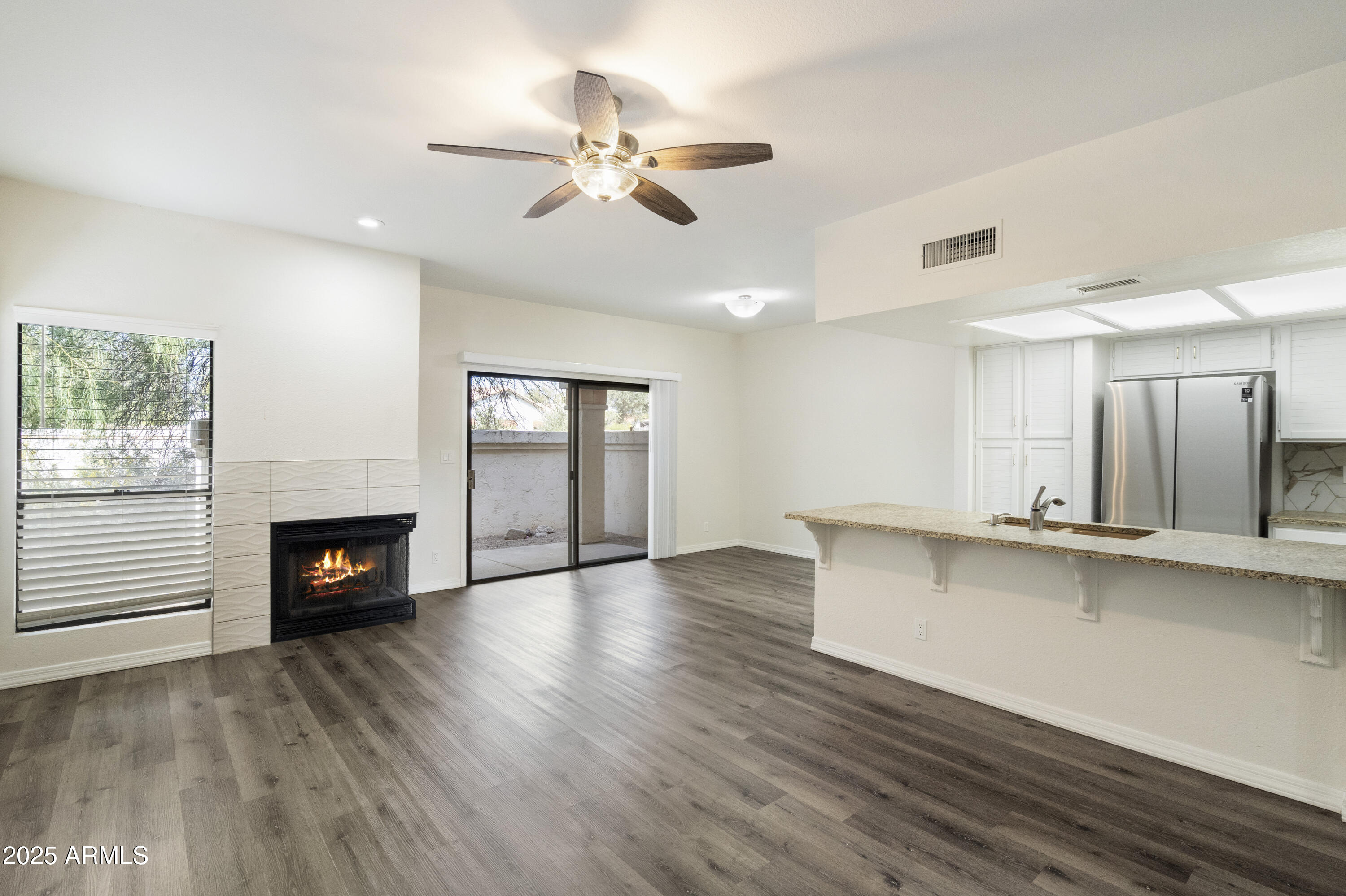 9705 E MOUNTAIN VIEW Road 1050