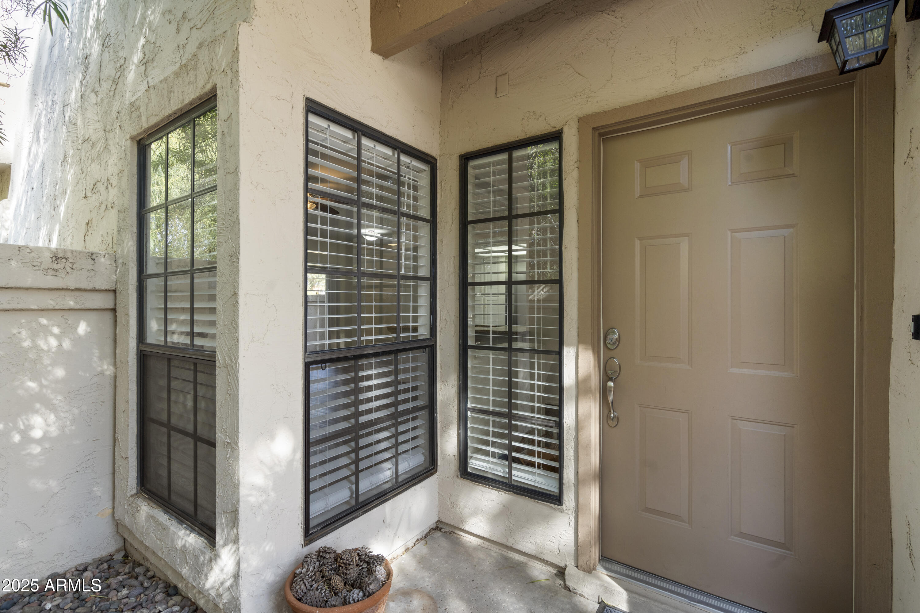 9705 E MOUNTAIN VIEW Road 1050