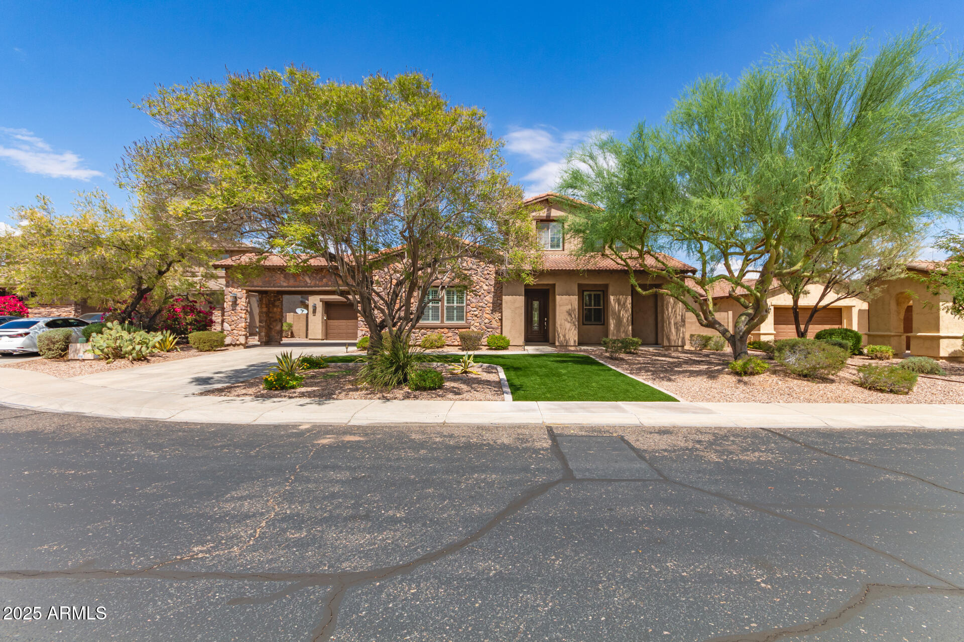 12512 W DESERT MIRAGE Drive