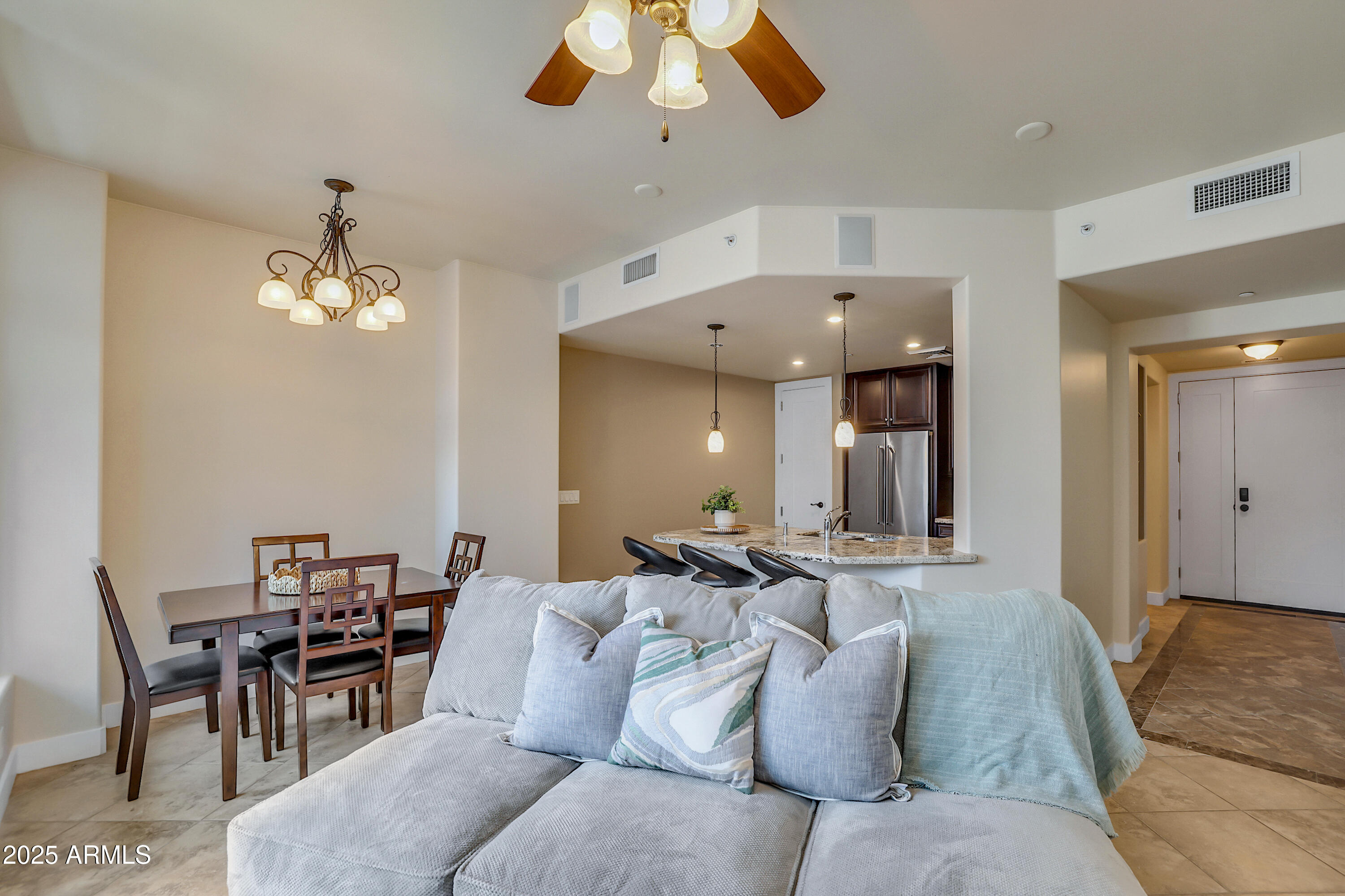 140 E RIO SALADO Parkway 402