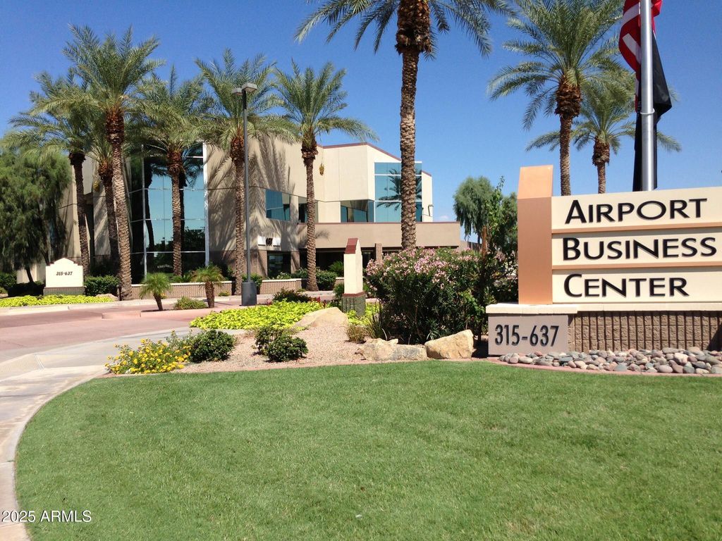 Photo of 637 S 48th Street, Tempe, AZ 85281 (MLS # 6948162)