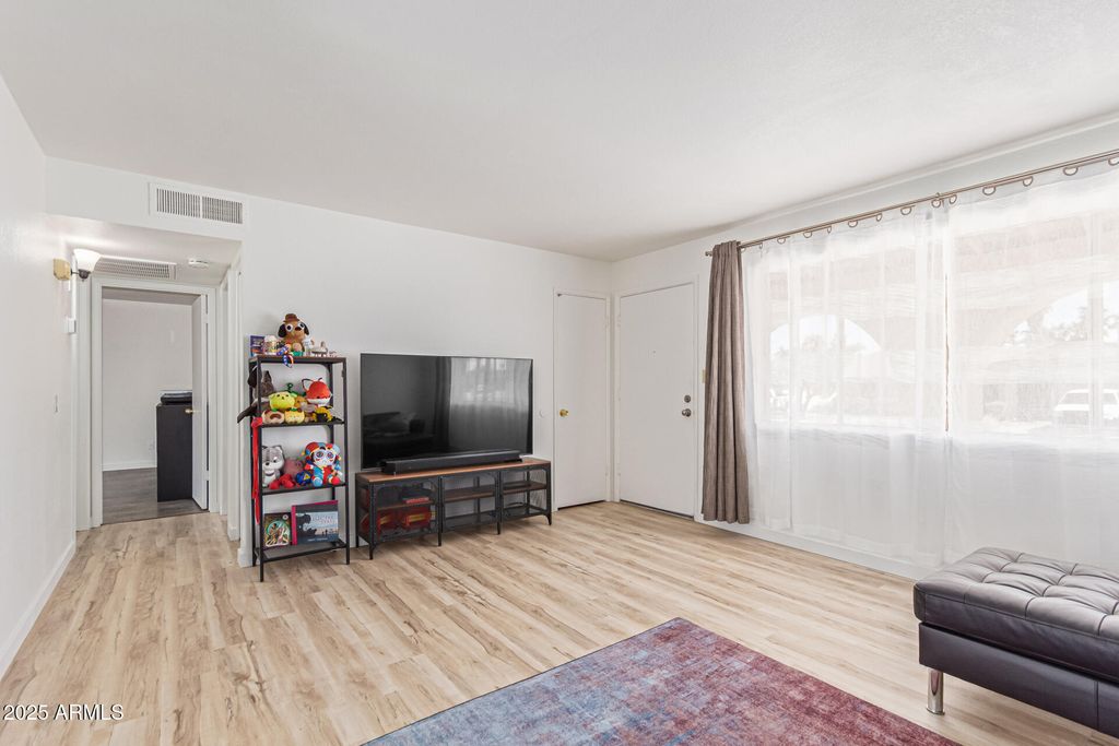 Photo of 5918 S Parkside Drive, Tempe, AZ 85283 (MLS # 6928079)