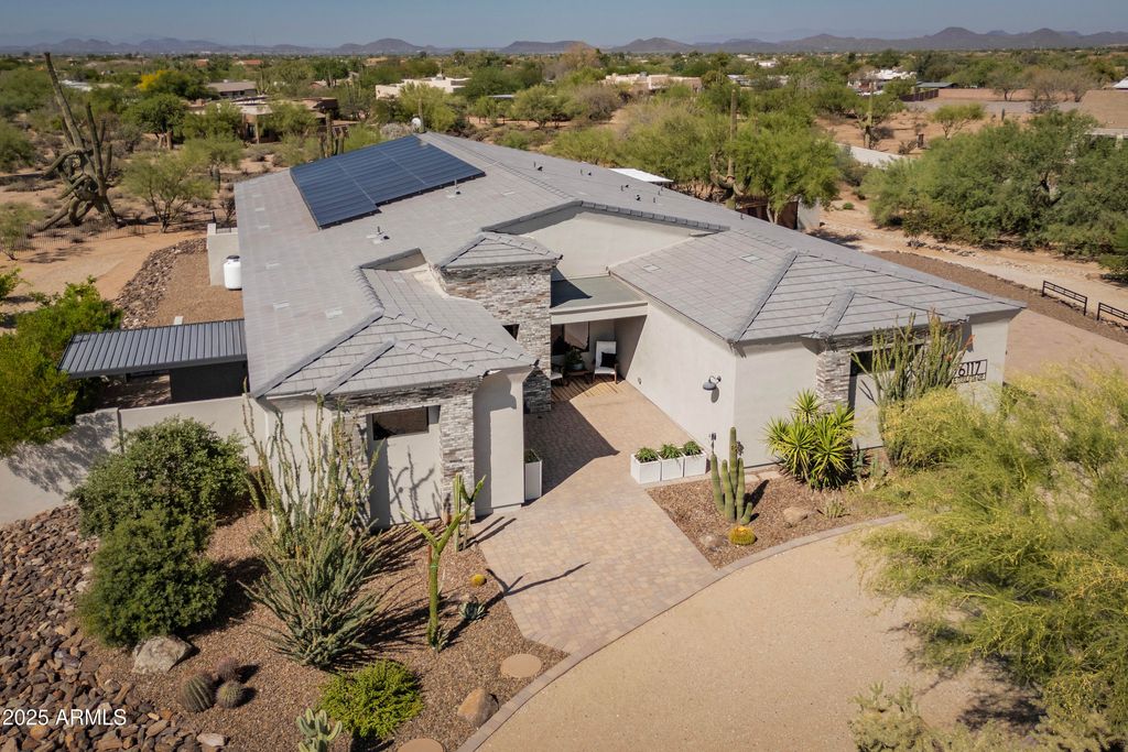 Photo of 6117 E Dixileta Drive, Cave Creek, AZ 85331 (MLS # 6874636)