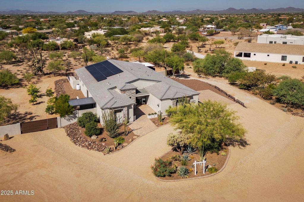 Photo of 6117 E Dixileta Drive, Cave Creek, AZ 85331 (MLS # 6874636)