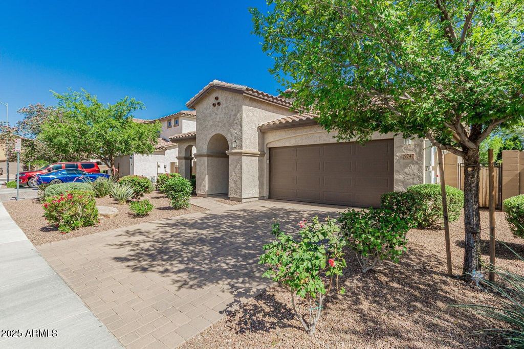Photo of 9747 W Sands Drive, Peoria, AZ 85383 (MLS # 6936211)