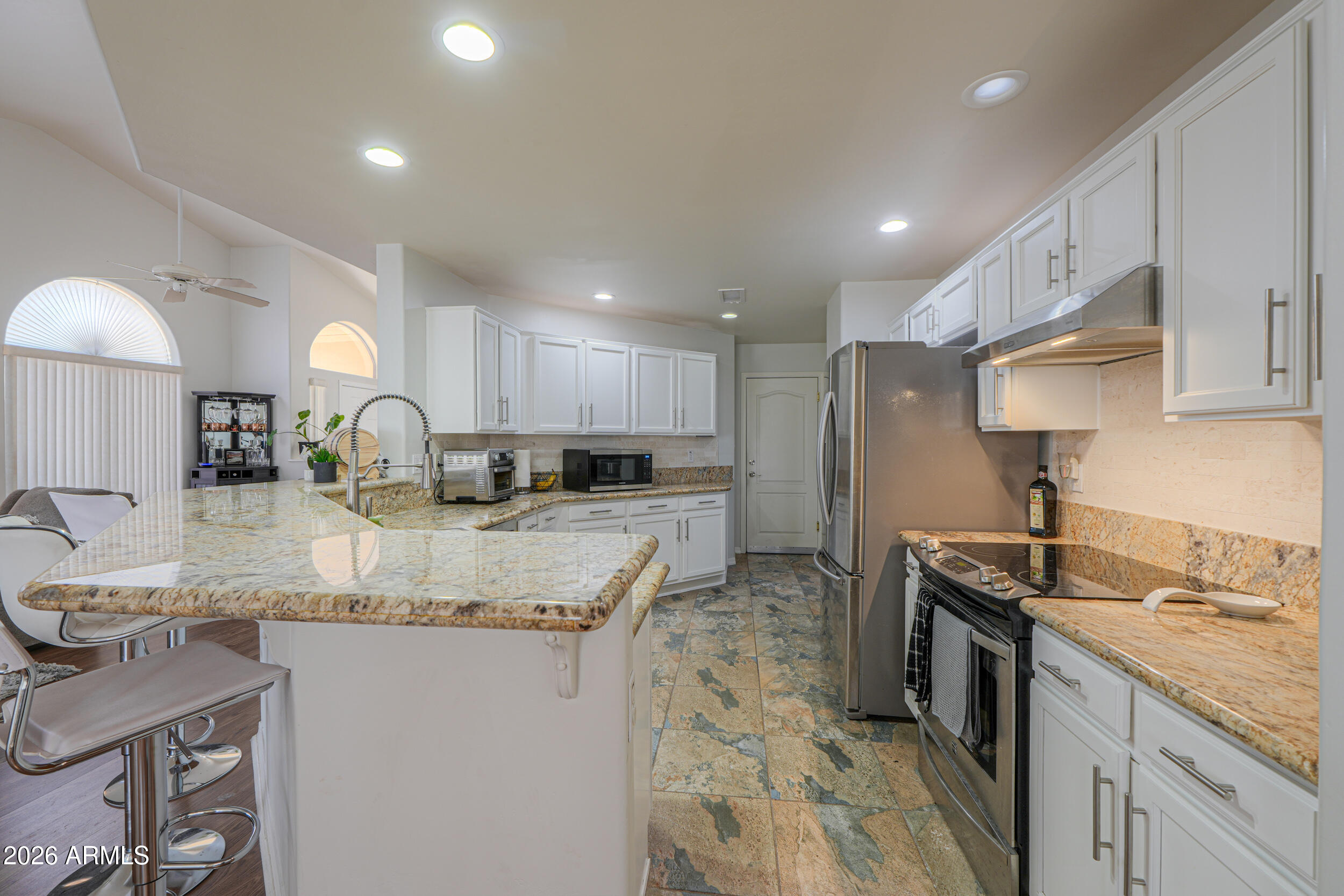 5830 E MCKELLIPS Road 27