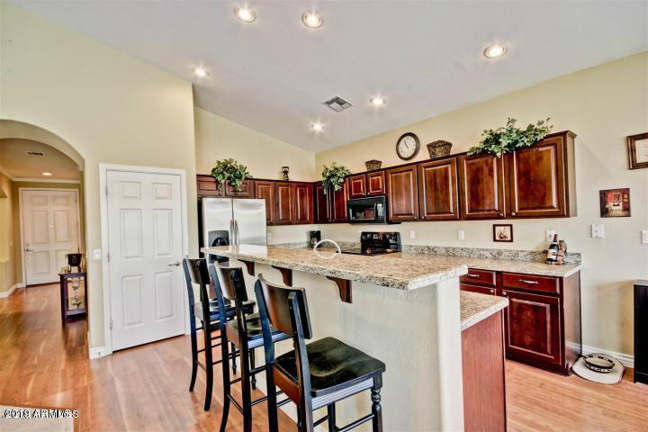 2163 E REDWOOD Drive