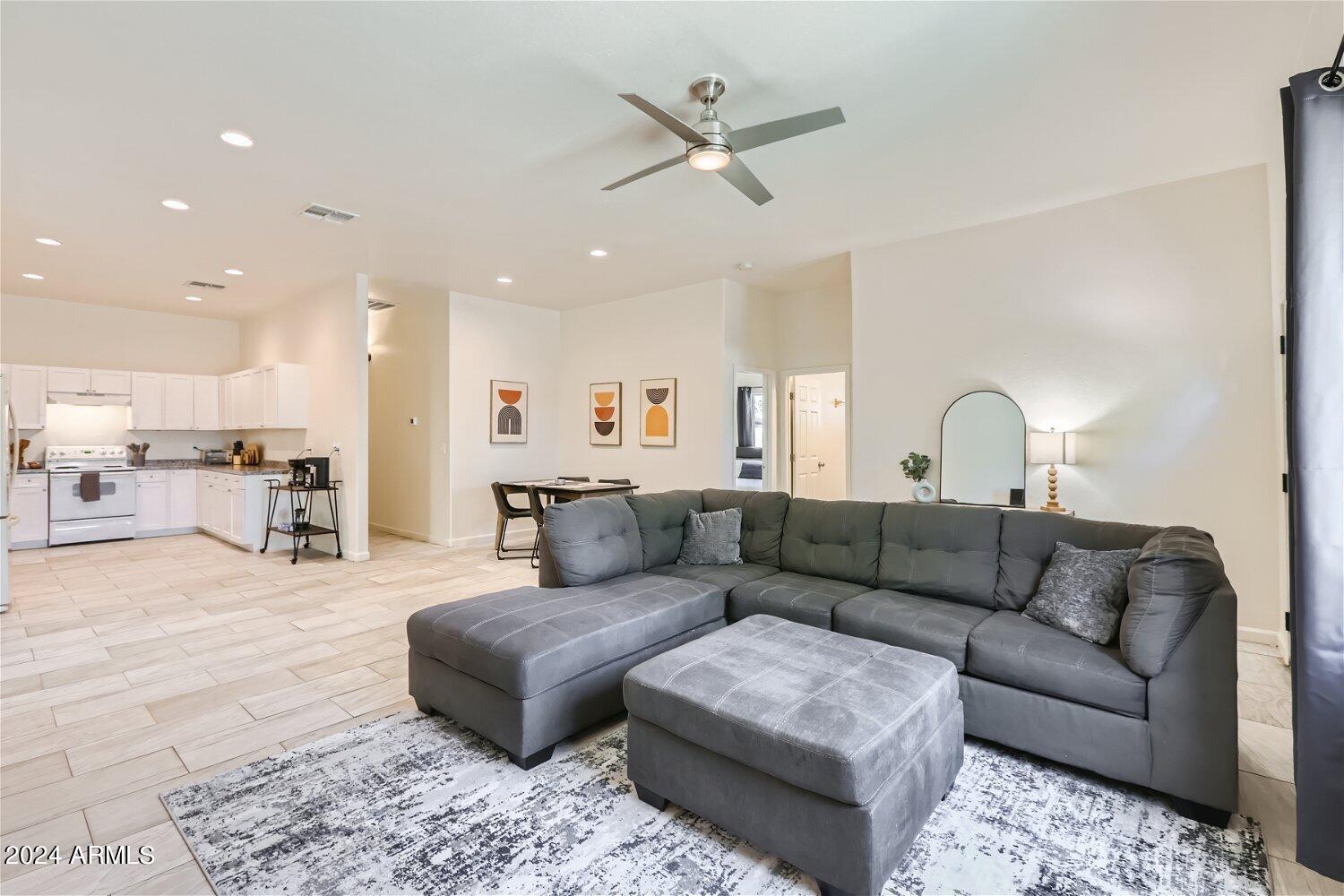 2233 E SHERIDAN Street