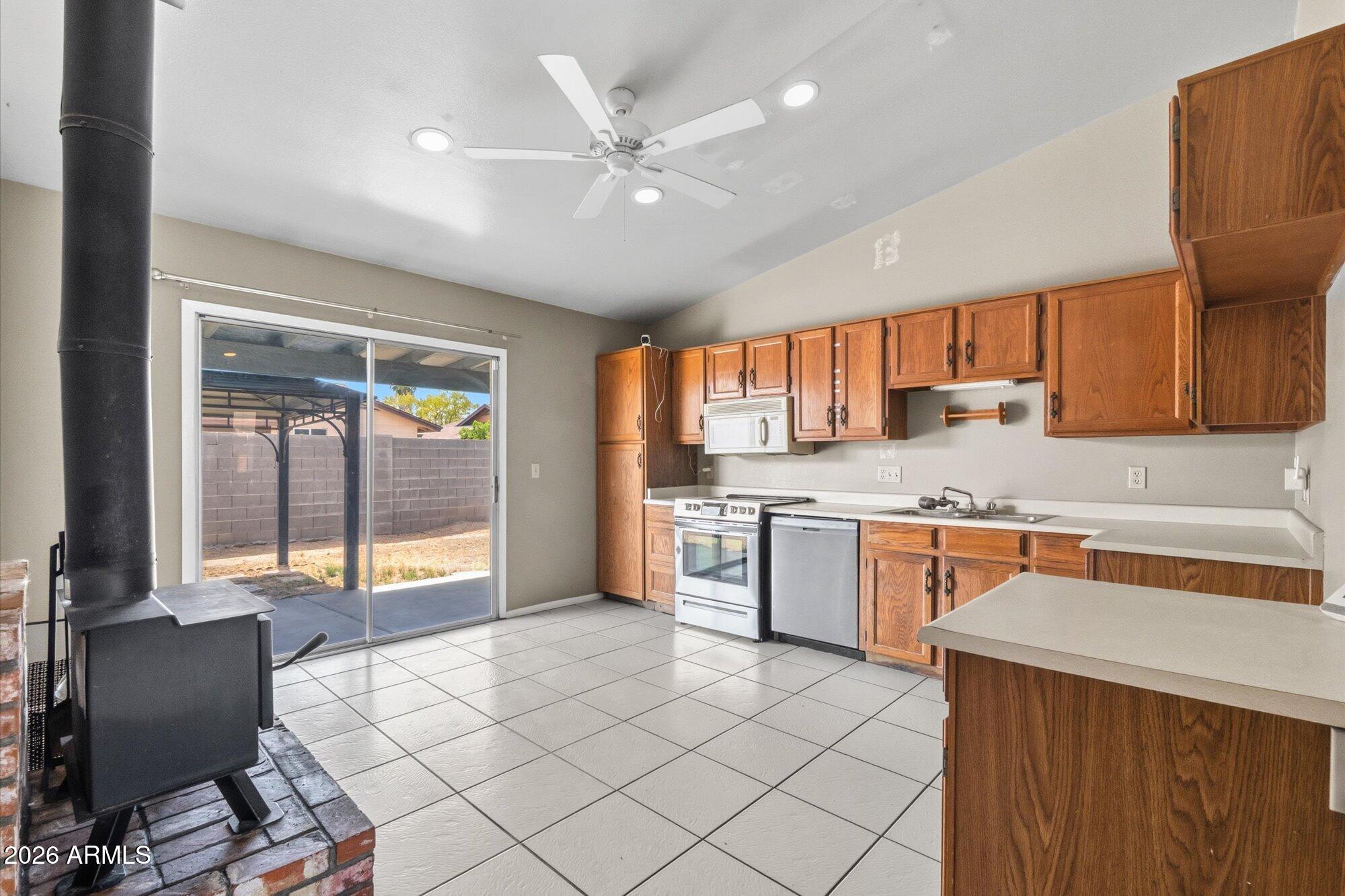 401 E ORAIBI Drive