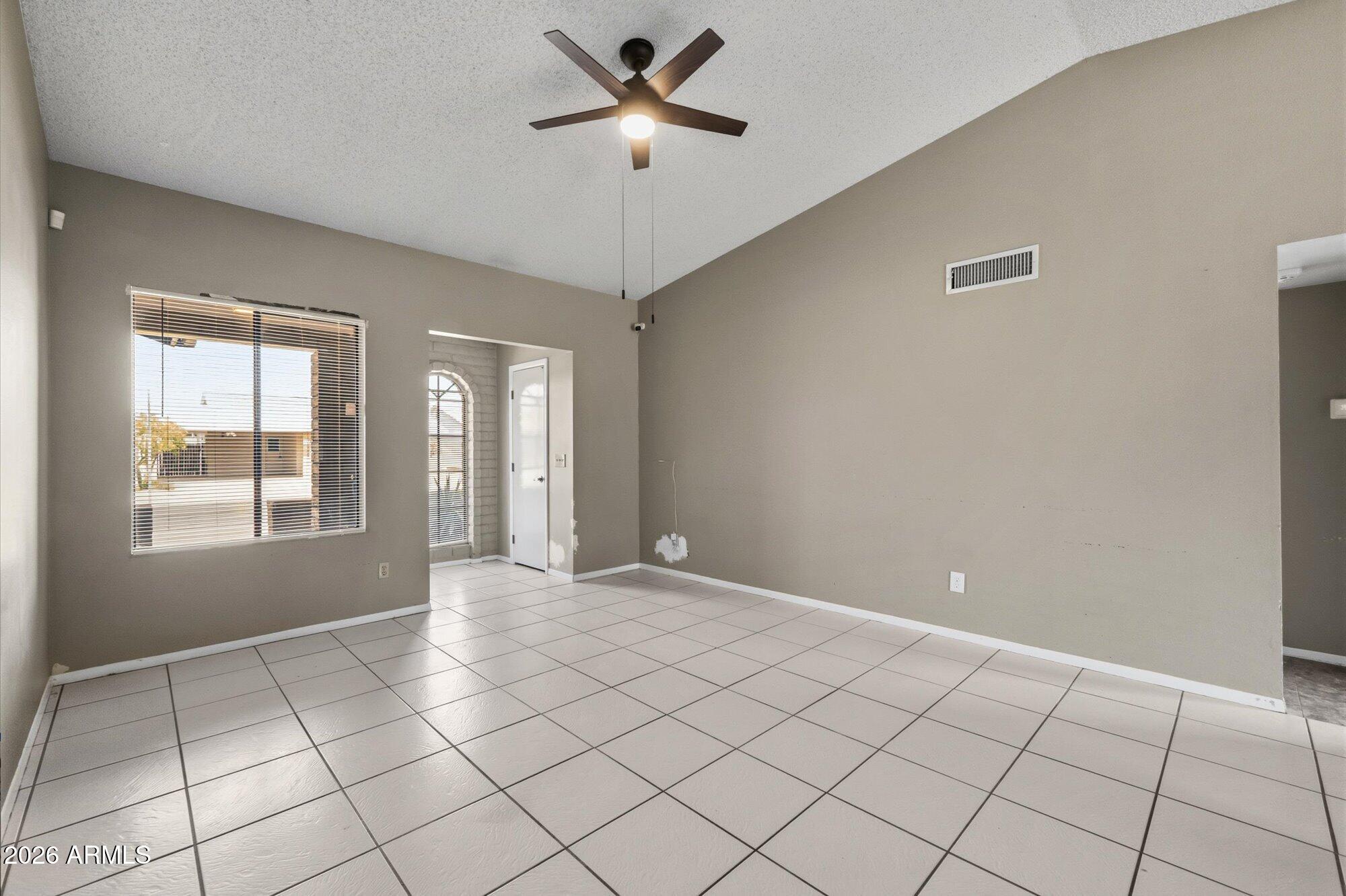 401 E ORAIBI Drive