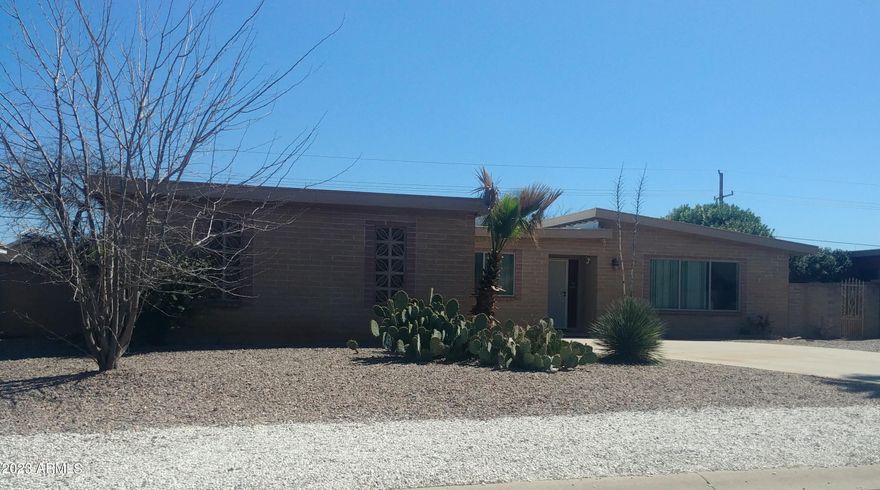 4 Bedrooms, 2 bath, formal living room, family room with Fireplace, formal dining room and breakfast area. Over 1/3 of an acre in Country Club Estates. No HOA. Two sheds in backyard. One has been converted to an Artist Studio.