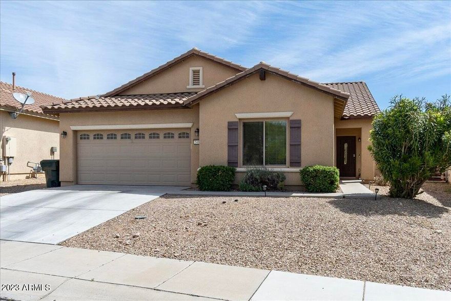Fantastic floor plan, in a highly desired neighborhood, with quick access into town! This one is ready to be yours! 3 bedrooms, 2 bathrooms, 2 car garage, near the neighborhood park, with a private backyard. The split floor plan offers the owner's suite privacy and quiet atmosphere. There is tile throughout the main living areas, carpet only in bedrooms. This home offers open concept living with a bright, light feel! You'll love the natural light!
The owner's suite has a bay window, opening the space, large walk in closet and ample countertop space in the bathroom. No HOA to deal with! Come check this one out!
